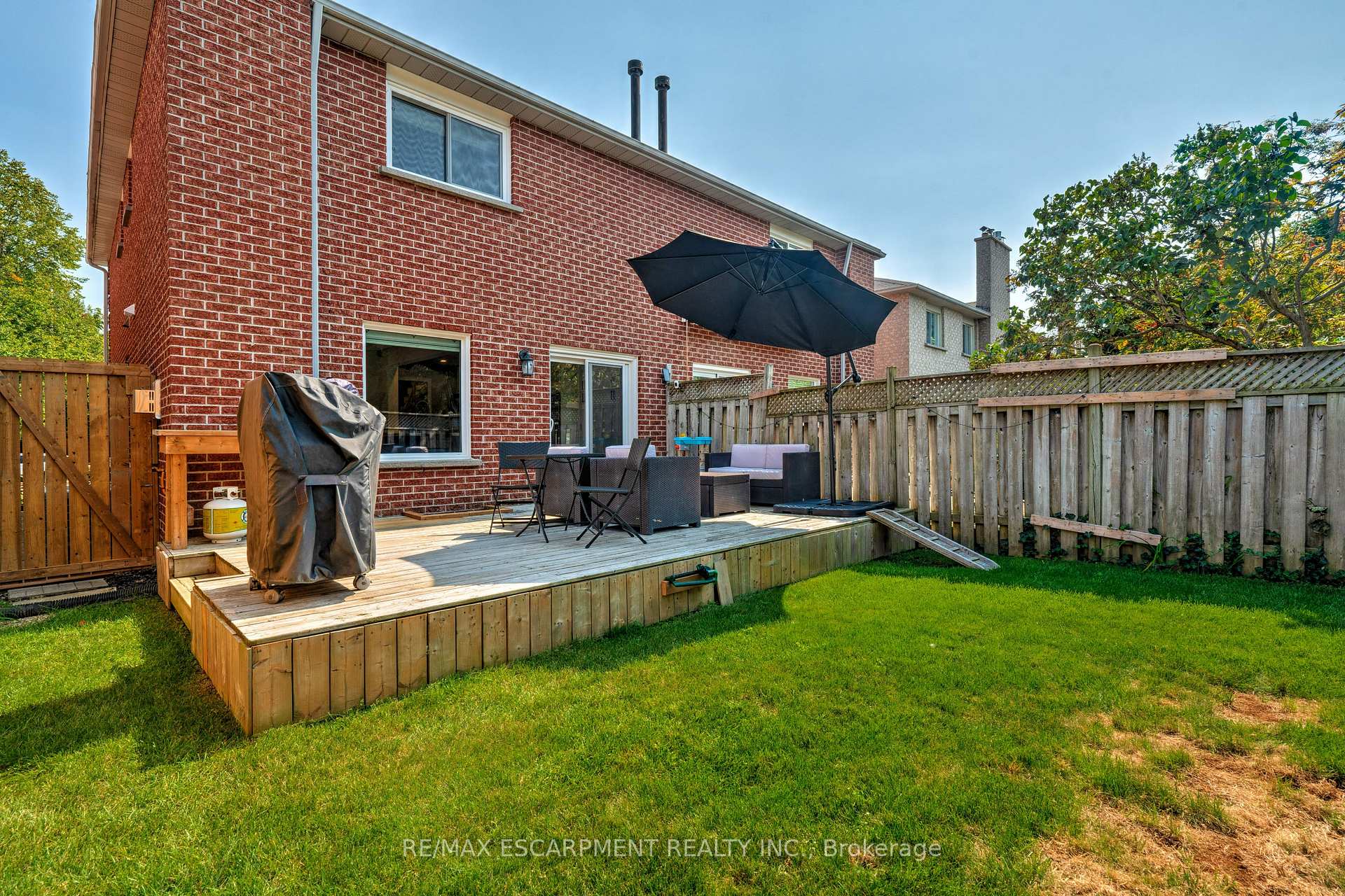 Photo 34 of 19 Wakefield Lane, Hamilton, Waterdown — HOMEH