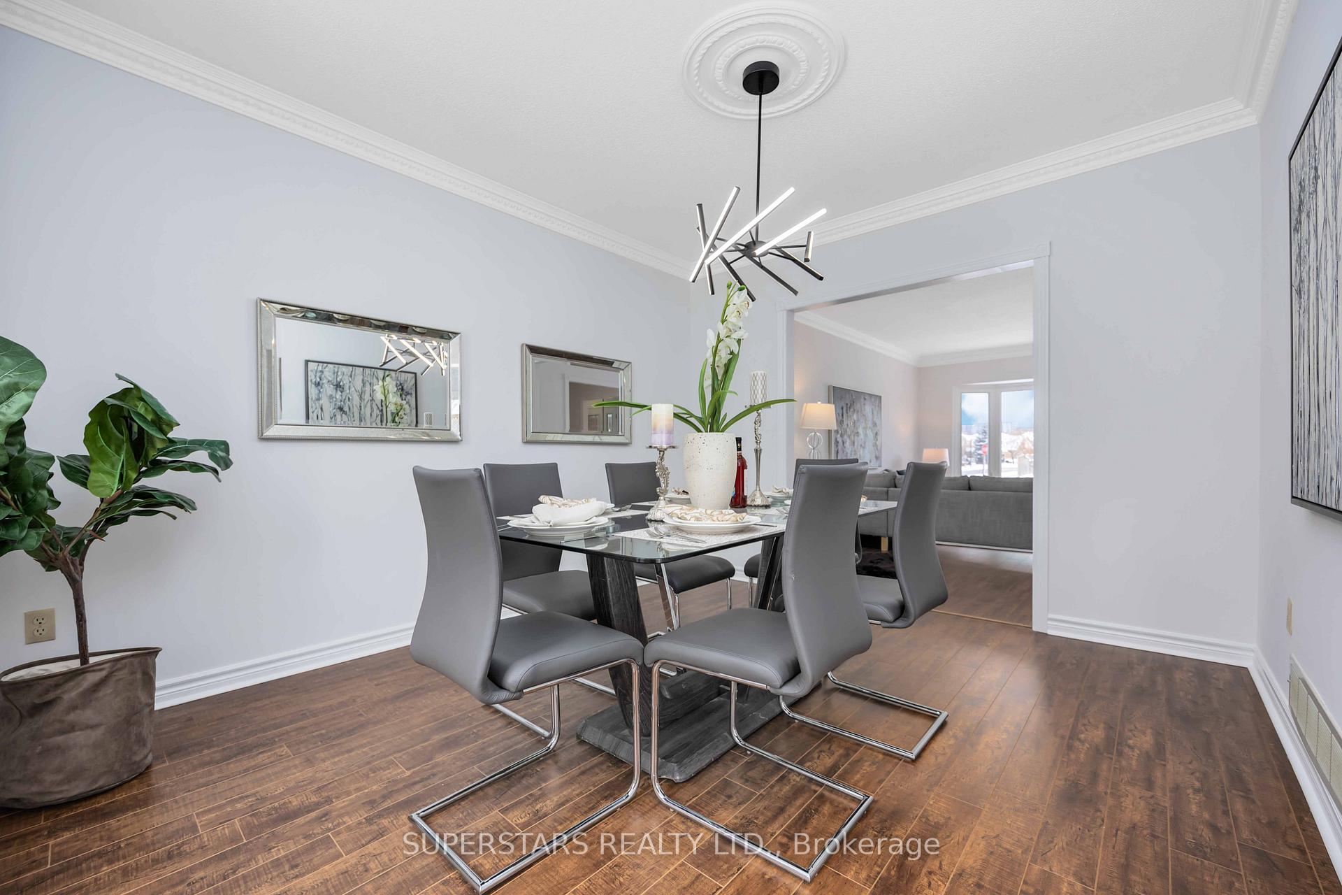 Photo 18 of 50 Vasselle Crescent, Markham, Unionville — HOMEH