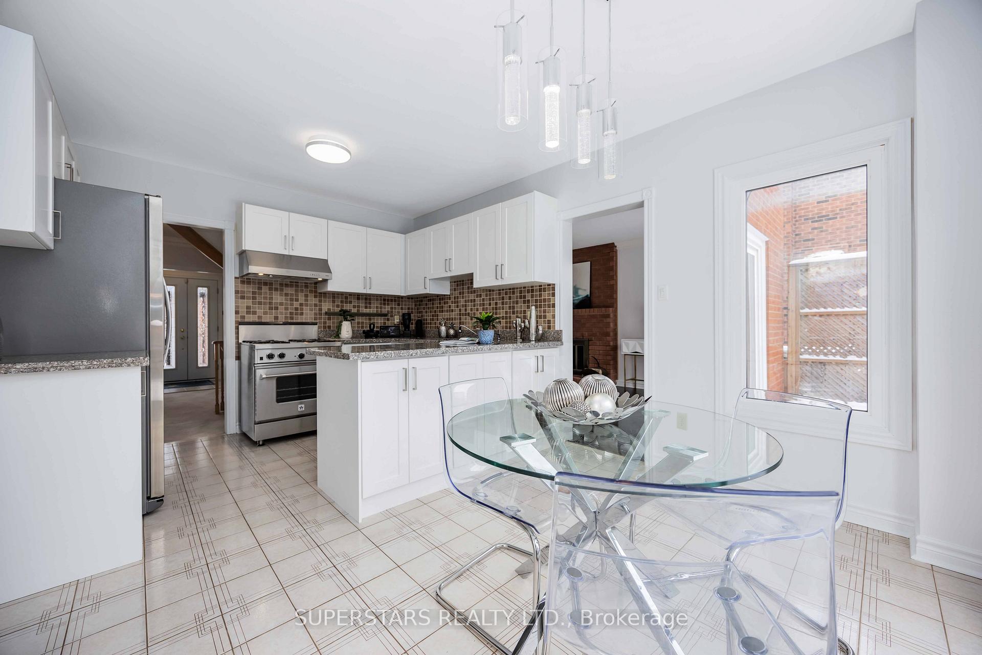 Photo 20 of 50 Vasselle Crescent, Markham, Unionville — HOMEH