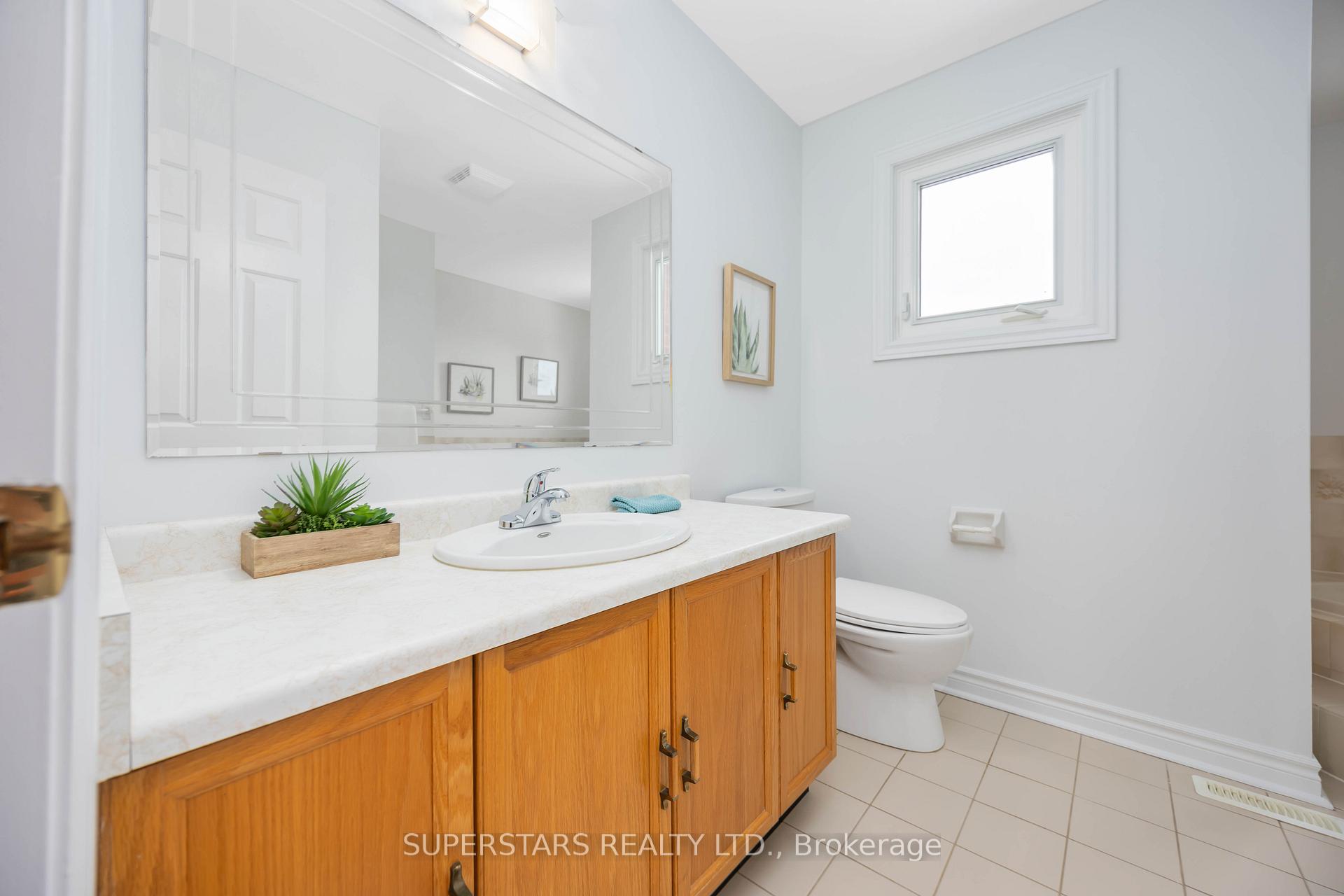 Photo 32 of 50 Vasselle Crescent, Markham, Unionville — HOMEH
