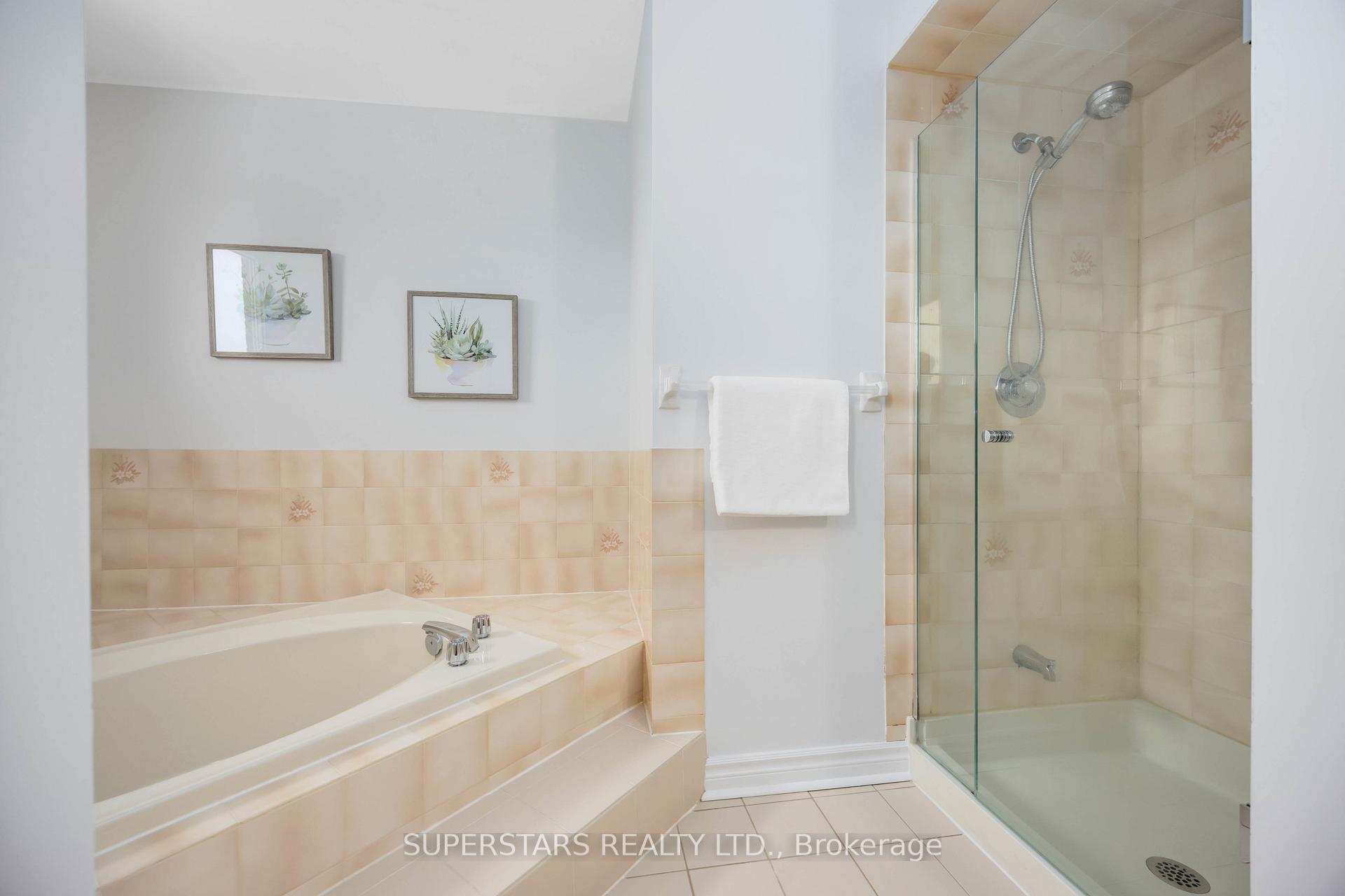 Photo 33 of 50 Vasselle Crescent, Markham, Unionville — HOMEH