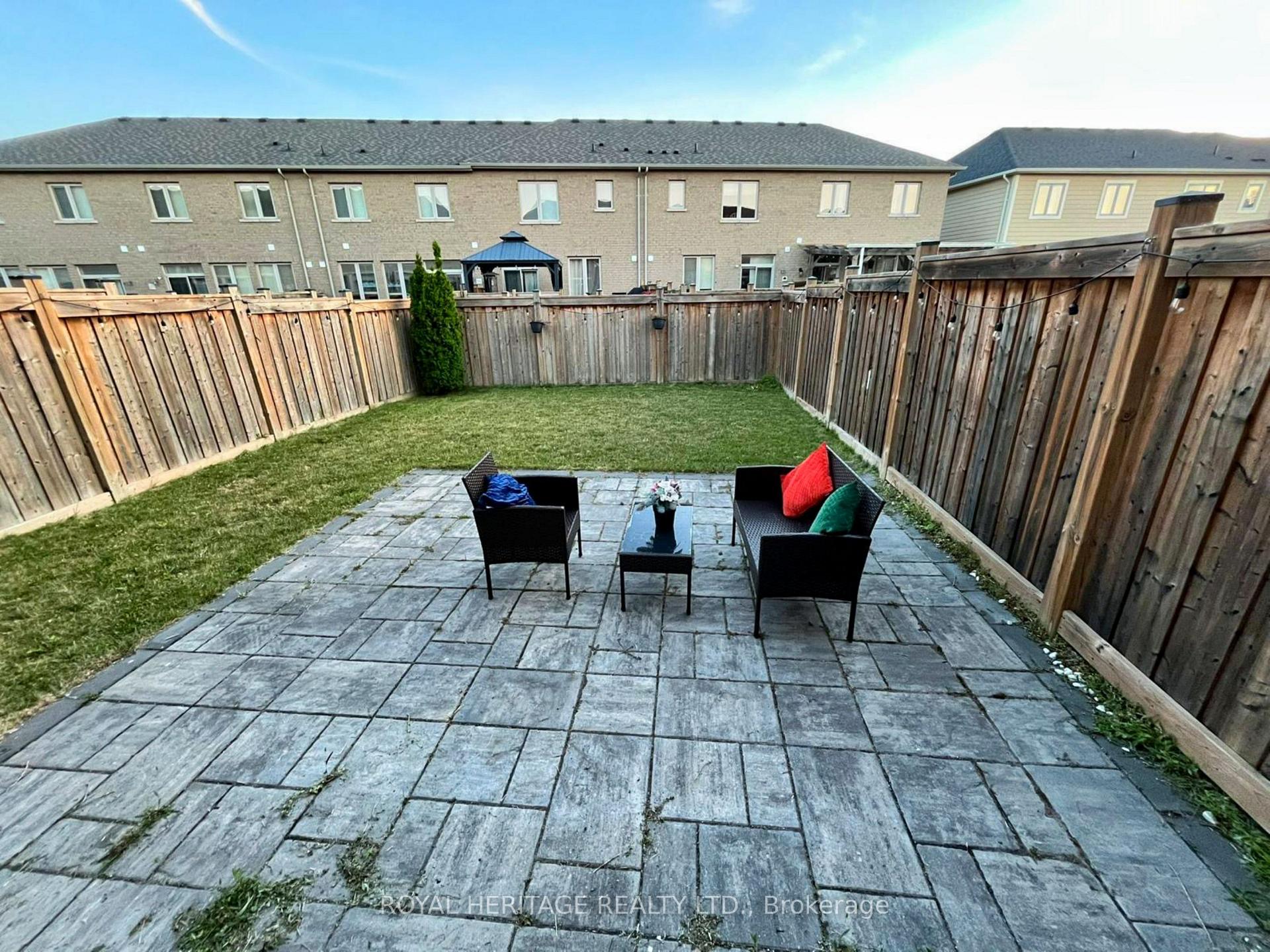 Photo 10 of 114 Hanson Crescent, Milton, Scott — HOMEH