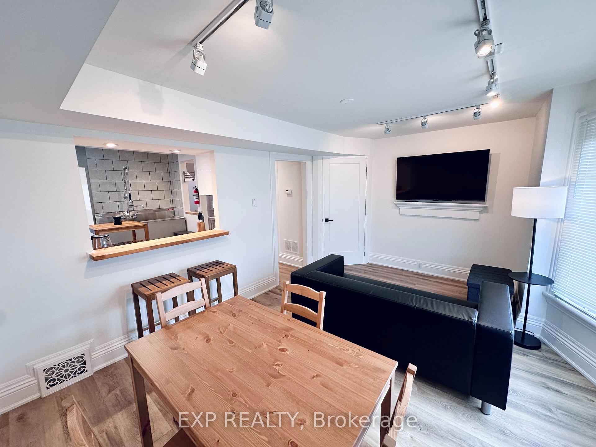 Photo 4 of Unit Upper, 212 Homewood Avenue, Hamilton, Kirkendall — HOMEH