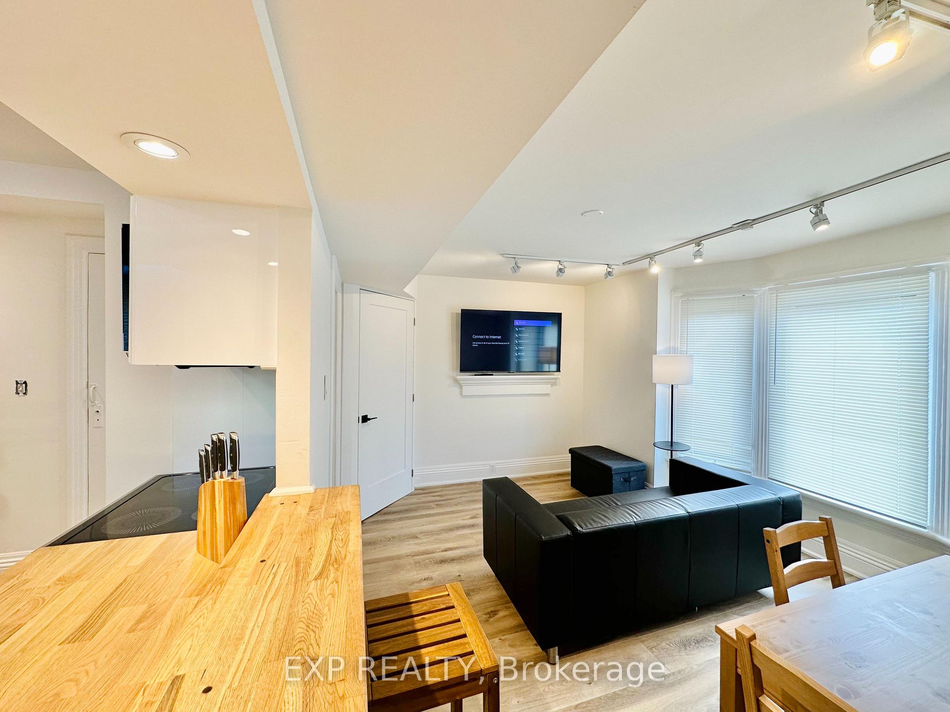 Photo 5 of Unit Upper, 212 Homewood Avenue, Hamilton, Kirkendall — HOMEH
