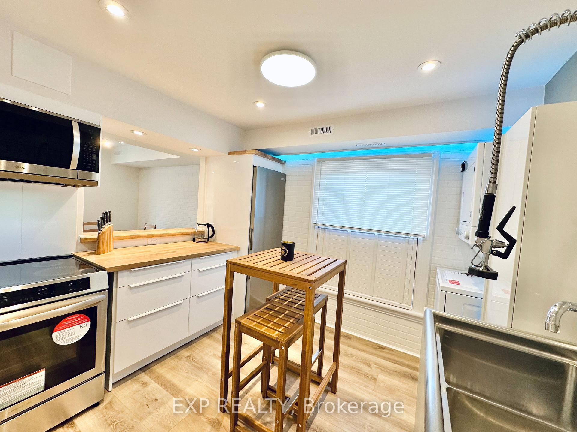 Photo 7 of Unit Upper, 212 Homewood Avenue, Hamilton, Kirkendall — HOMEH