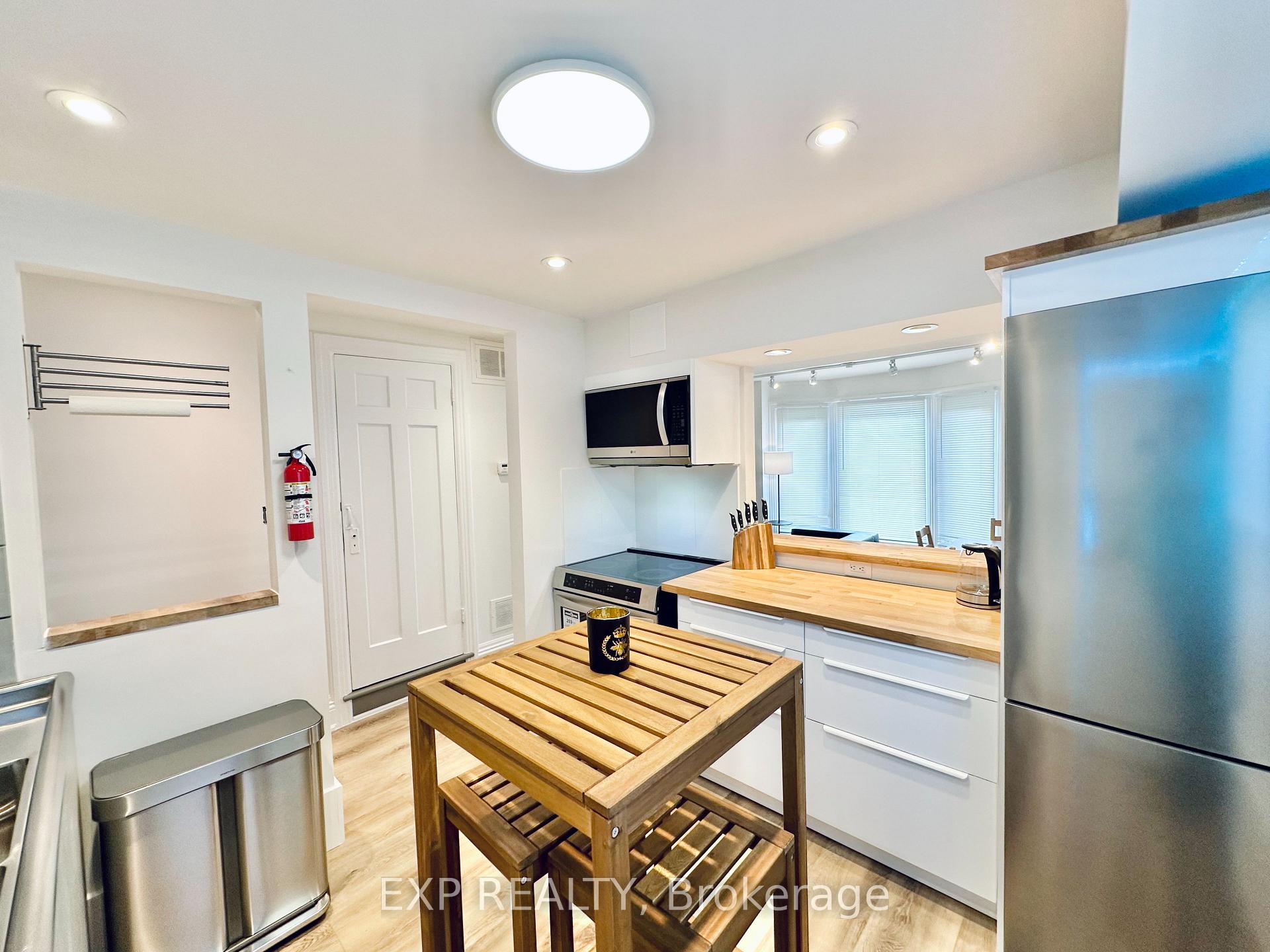 Photo 8 of Unit Upper, 212 Homewood Avenue, Hamilton, Kirkendall — HOMEH