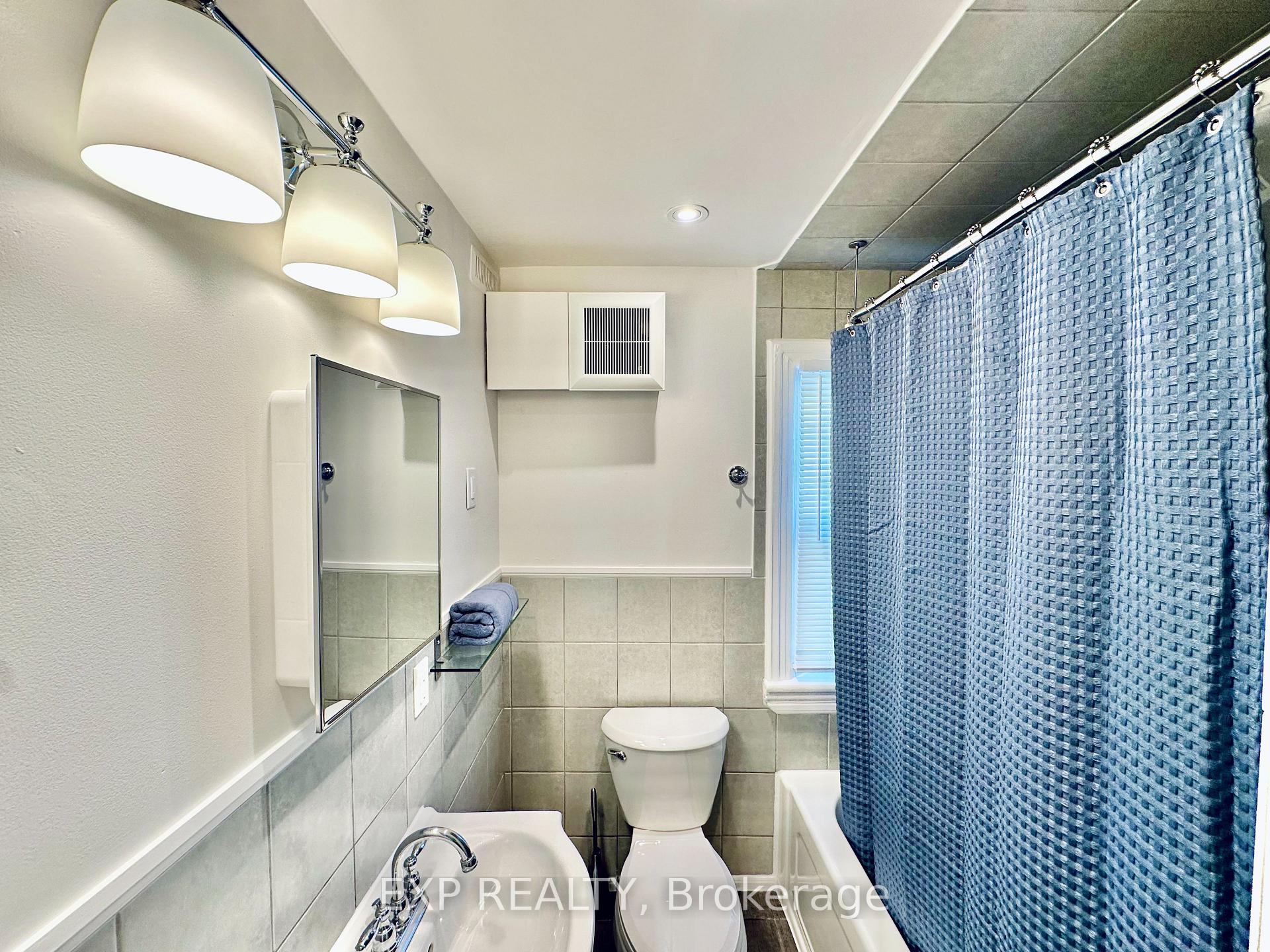 Photo 10 of Unit Upper, 212 Homewood Avenue, Hamilton, Kirkendall — HOMEH