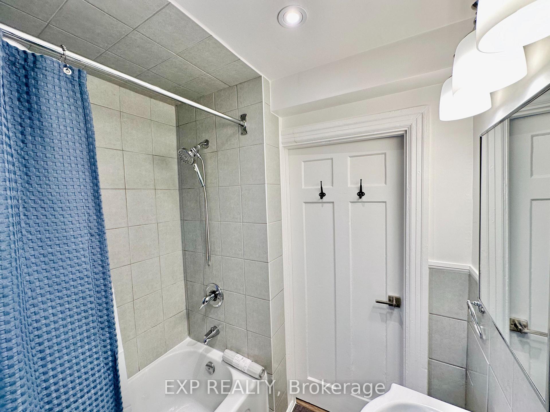 Photo 11 of Unit Upper, 212 Homewood Avenue, Hamilton, Kirkendall — HOMEH