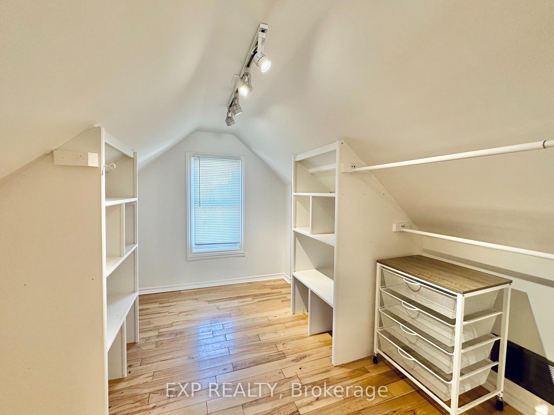 Photo 17 of Unit Upper, 212 Homewood Avenue, Hamilton, Kirkendall — HOMEH