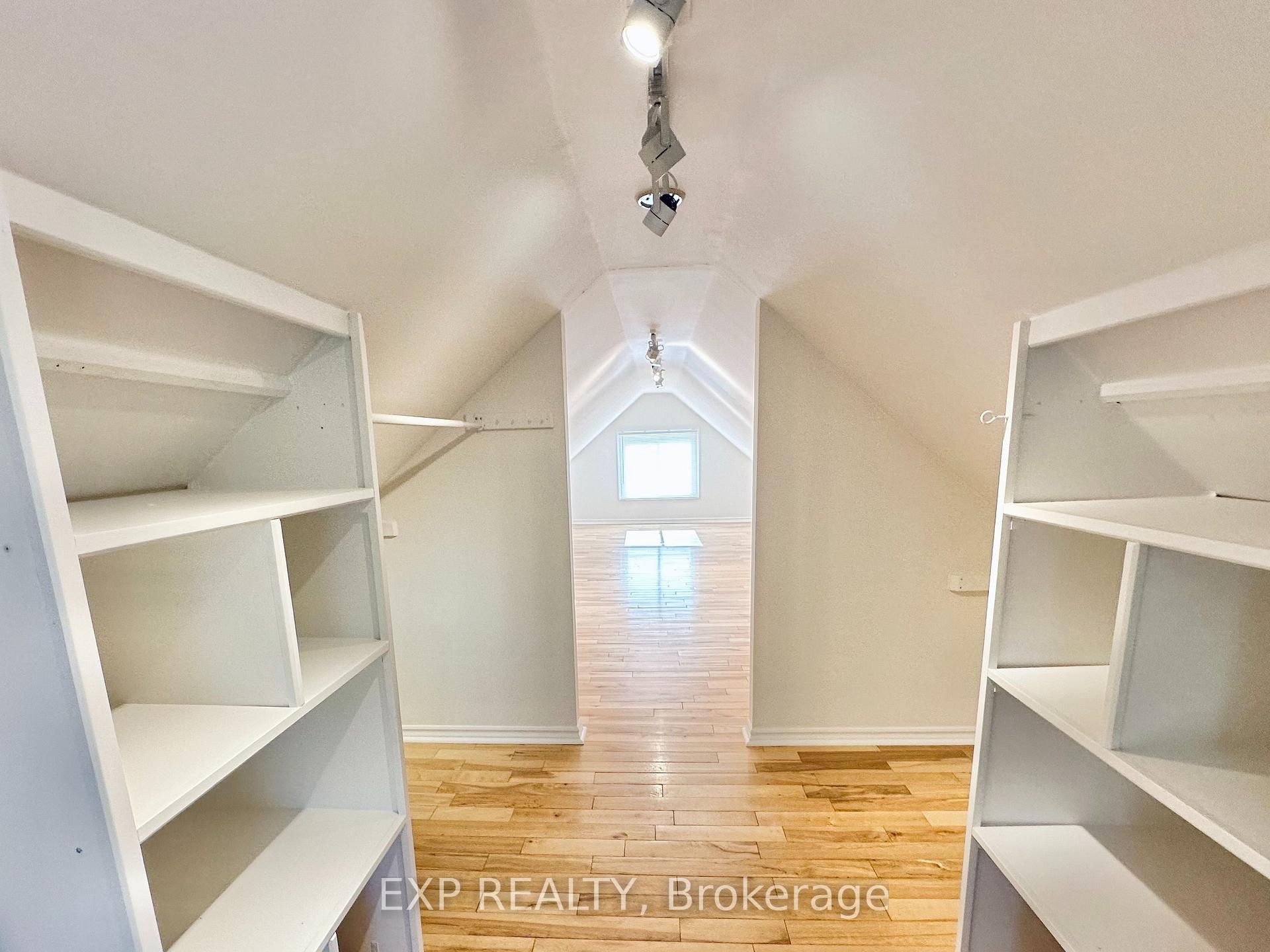 Photo 18 of Unit Upper, 212 Homewood Avenue, Hamilton, Kirkendall — HOMEH
