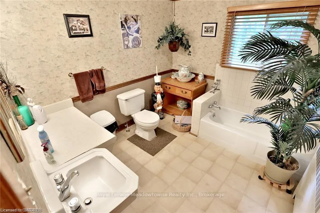 Photo 43 of 225/269 Campbell Avenue E, Milton, Campbellville — HOMEH