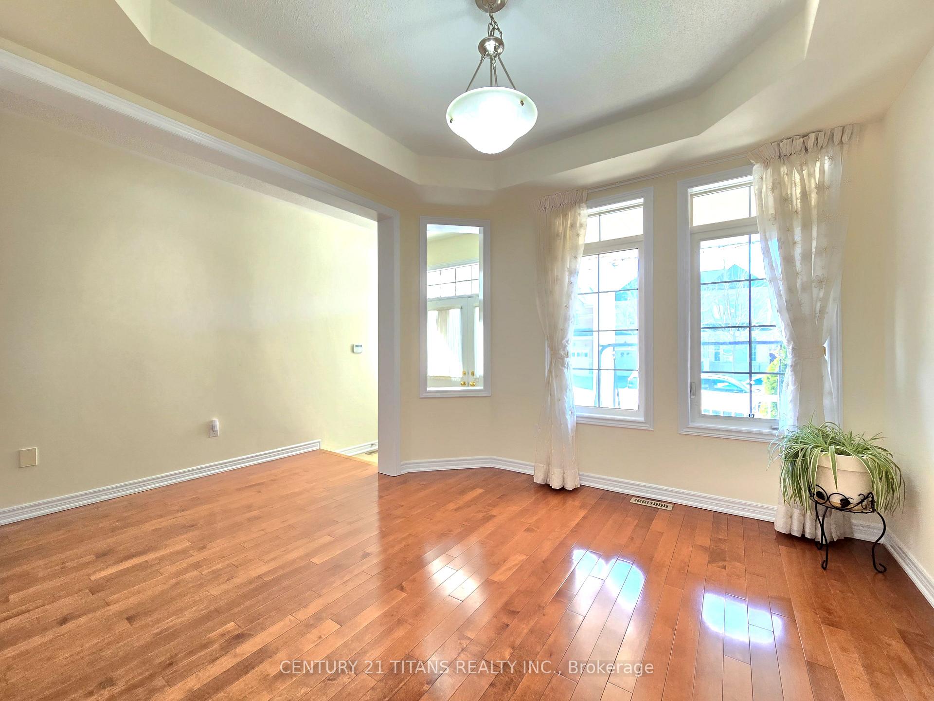 Photo 5 of 28 Hawkweed Manor, Markham, Box Grove — HOMEH
