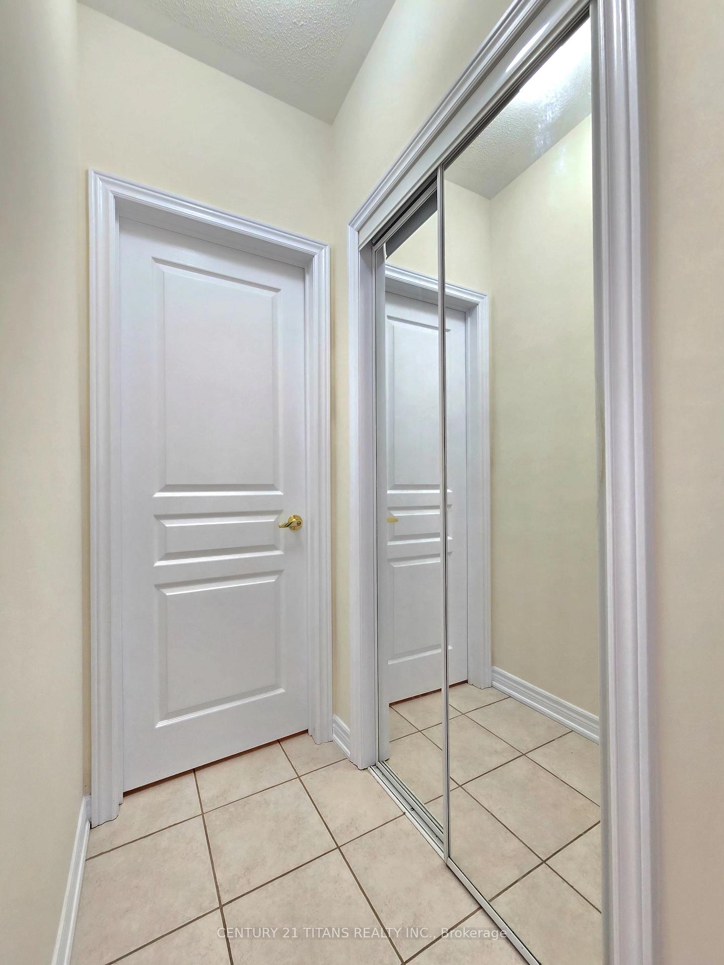 Photo 7 of 28 Hawkweed Manor, Markham, Box Grove — HOMEH