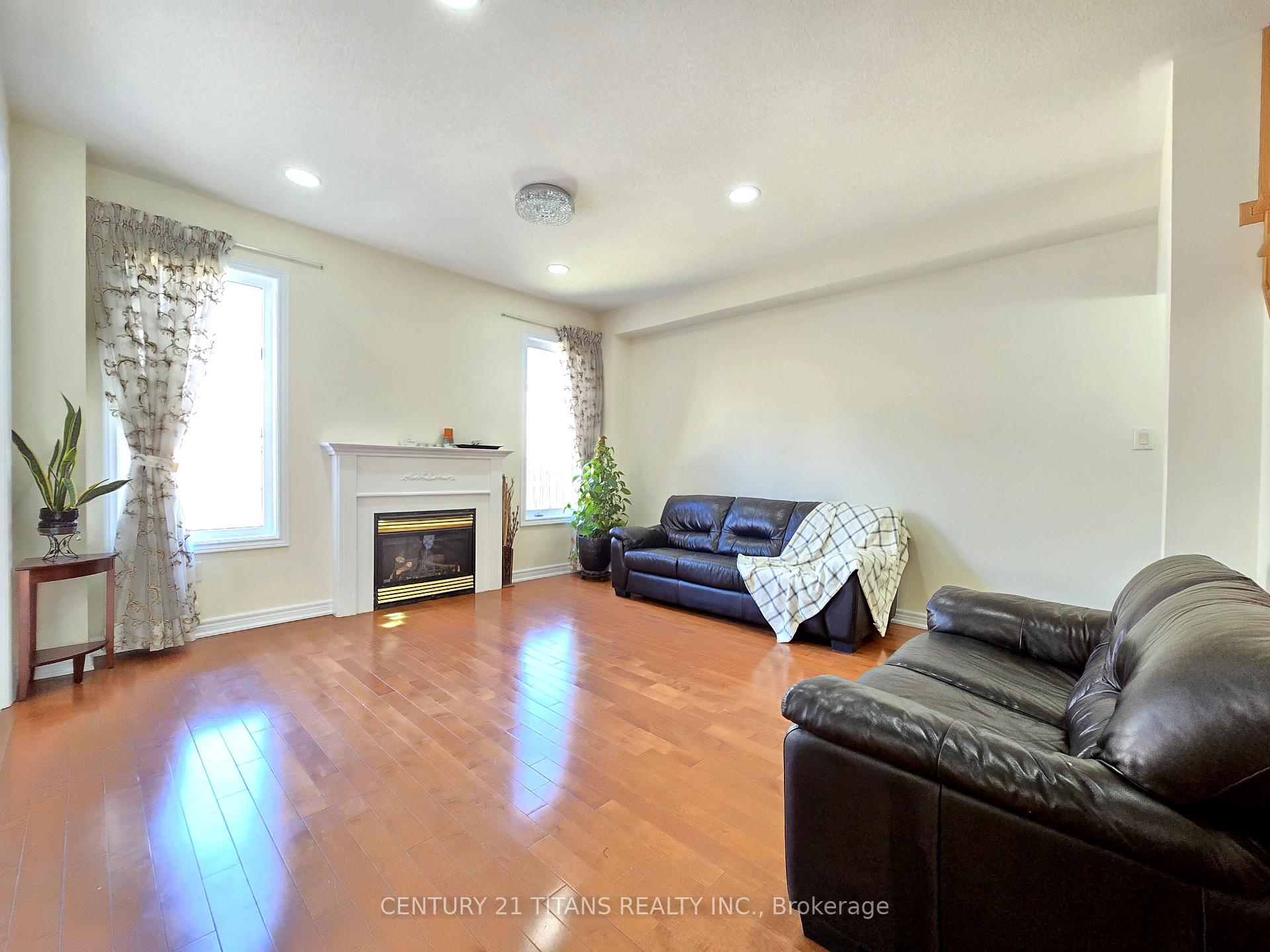 Photo 10 of 28 Hawkweed Manor, Markham, Box Grove — HOMEH