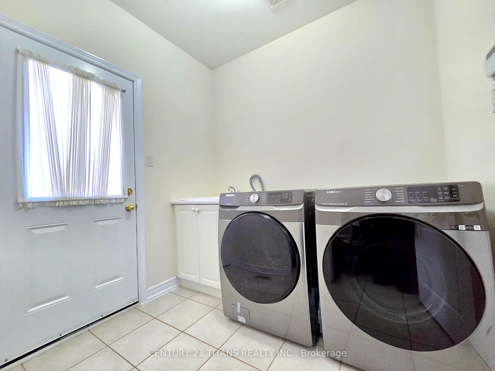 Photo 34 of 28 Hawkweed Manor, Markham, Box Grove — HOMEH