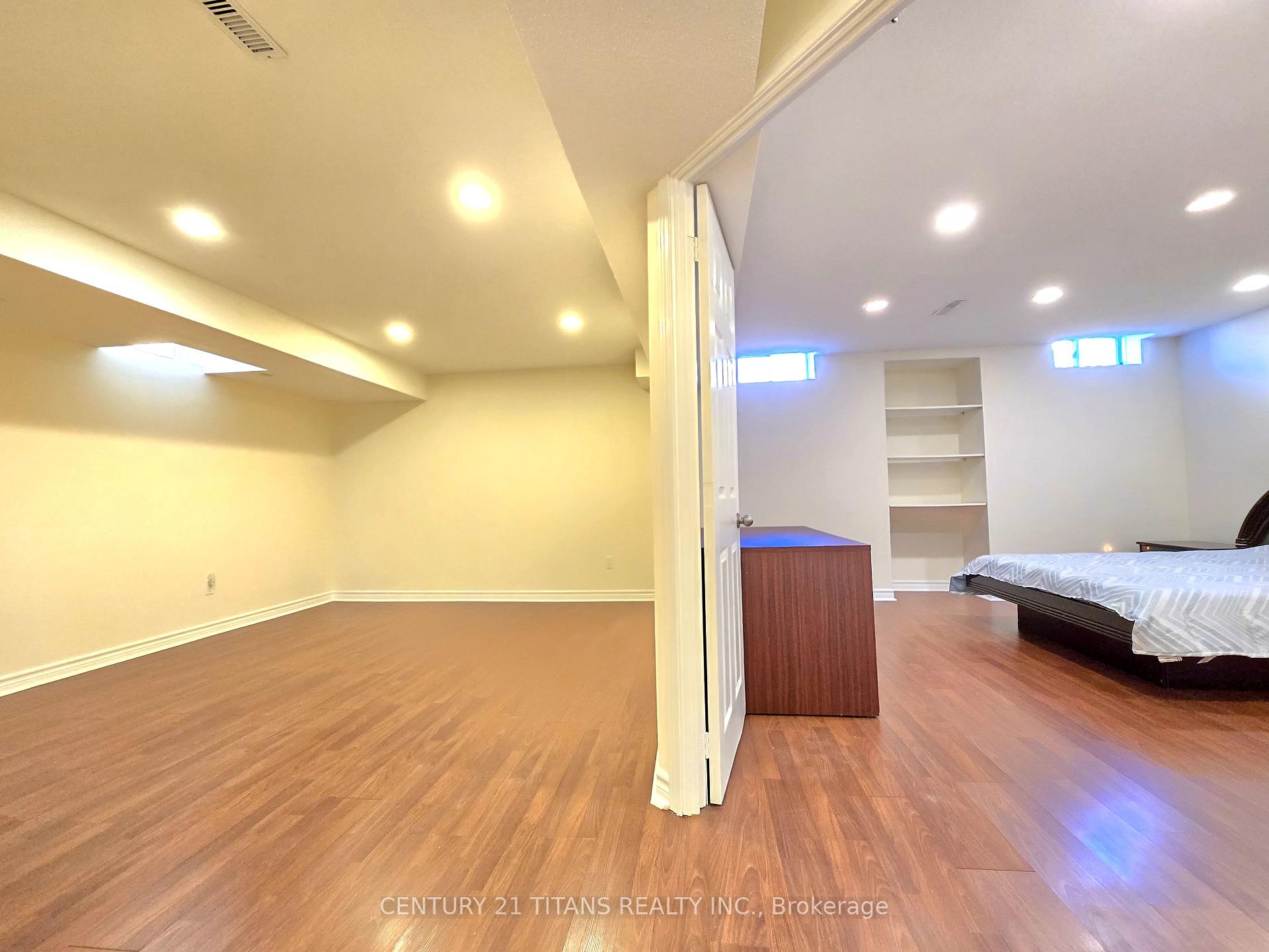 Photo 35 of 28 Hawkweed Manor, Markham, Box Grove — HOMEH