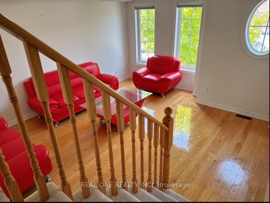 Photo 5 of Unit Upper, 343 Caboto Trail, Markham, Village Green-South Unionville — HOMEH