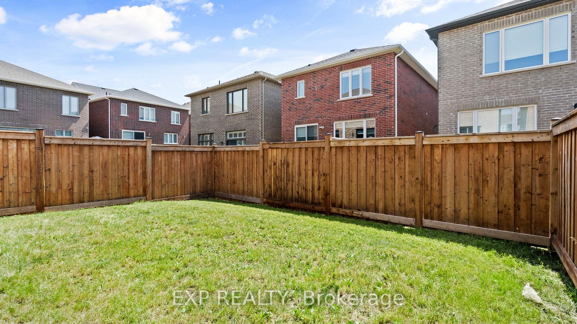 Photo 18 of 732 Aspen Terrace, Milton, Cobban — HOMEH