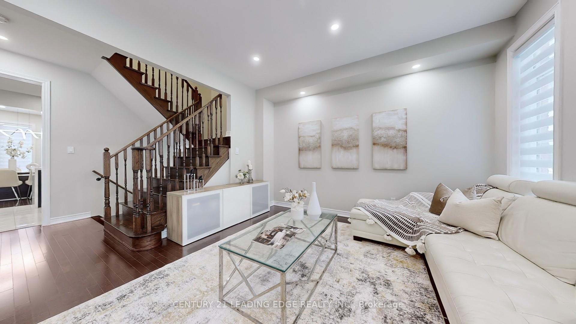 Photo 3 of 154 Harbord Street, Markham, Berczy — HOMEH