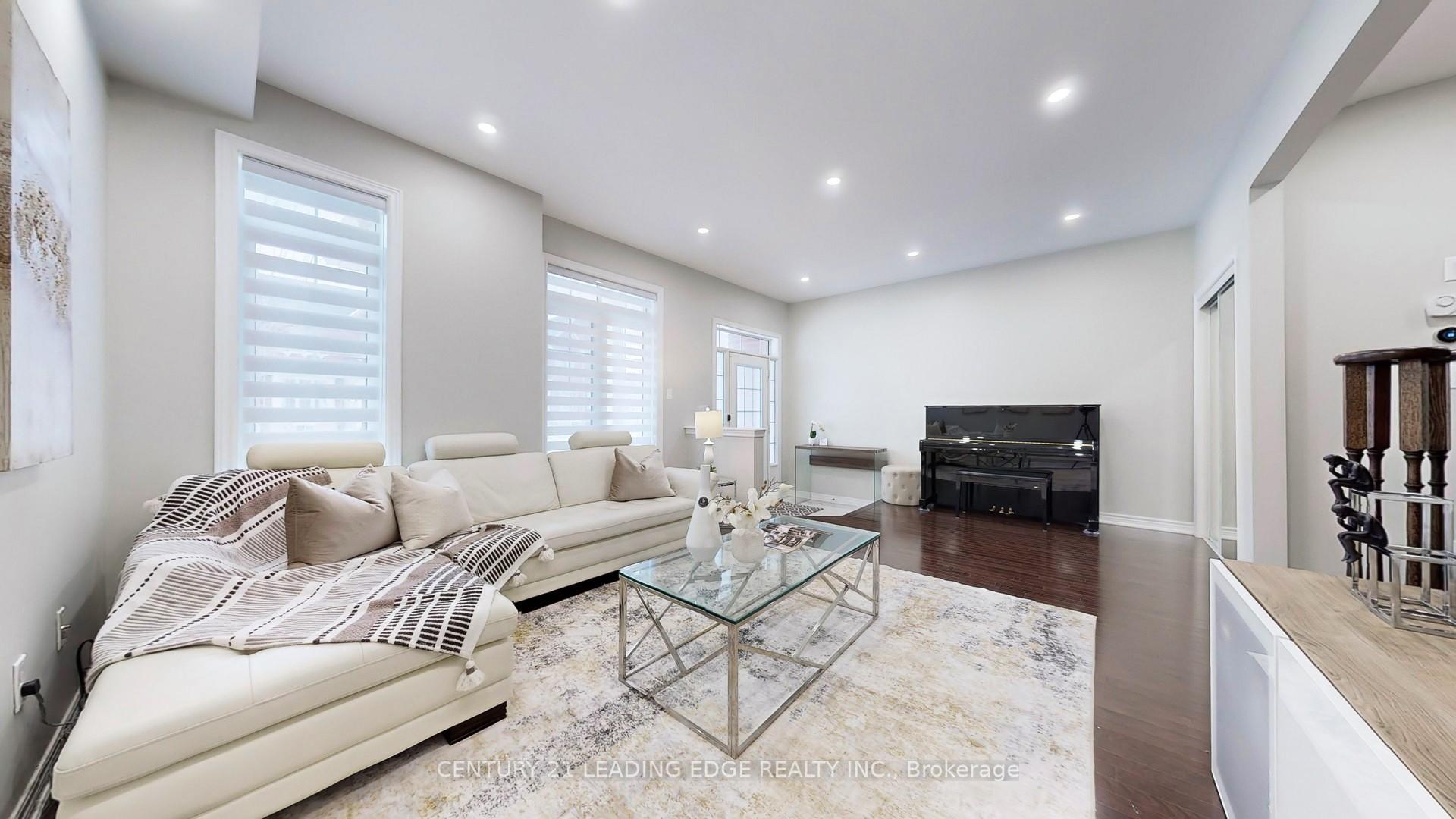 Photo 4 of 154 Harbord Street, Markham, Berczy — HOMEH