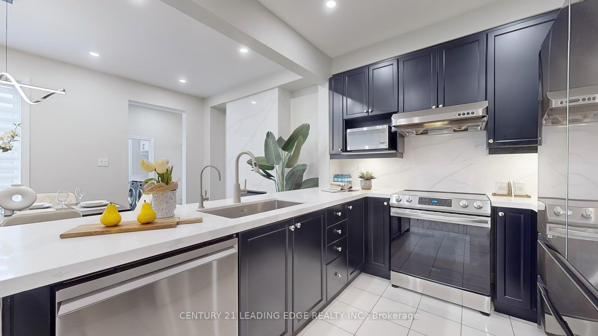 Photo 5 of 154 Harbord Street, Markham, Berczy — HOMEH