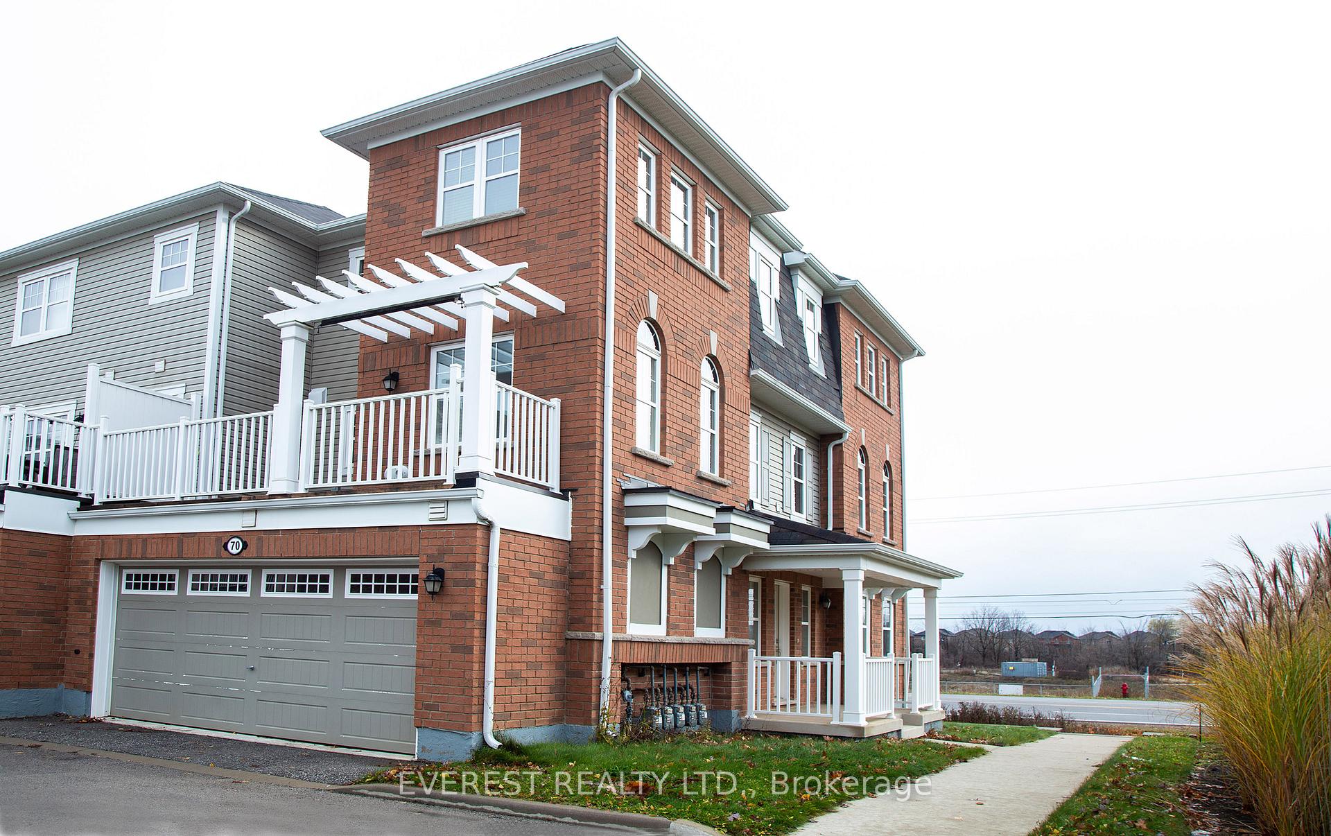 Photo 2 of Unit 70, 22 Spring Creek Drive E, Hamilton, Waterdown — HOMEH