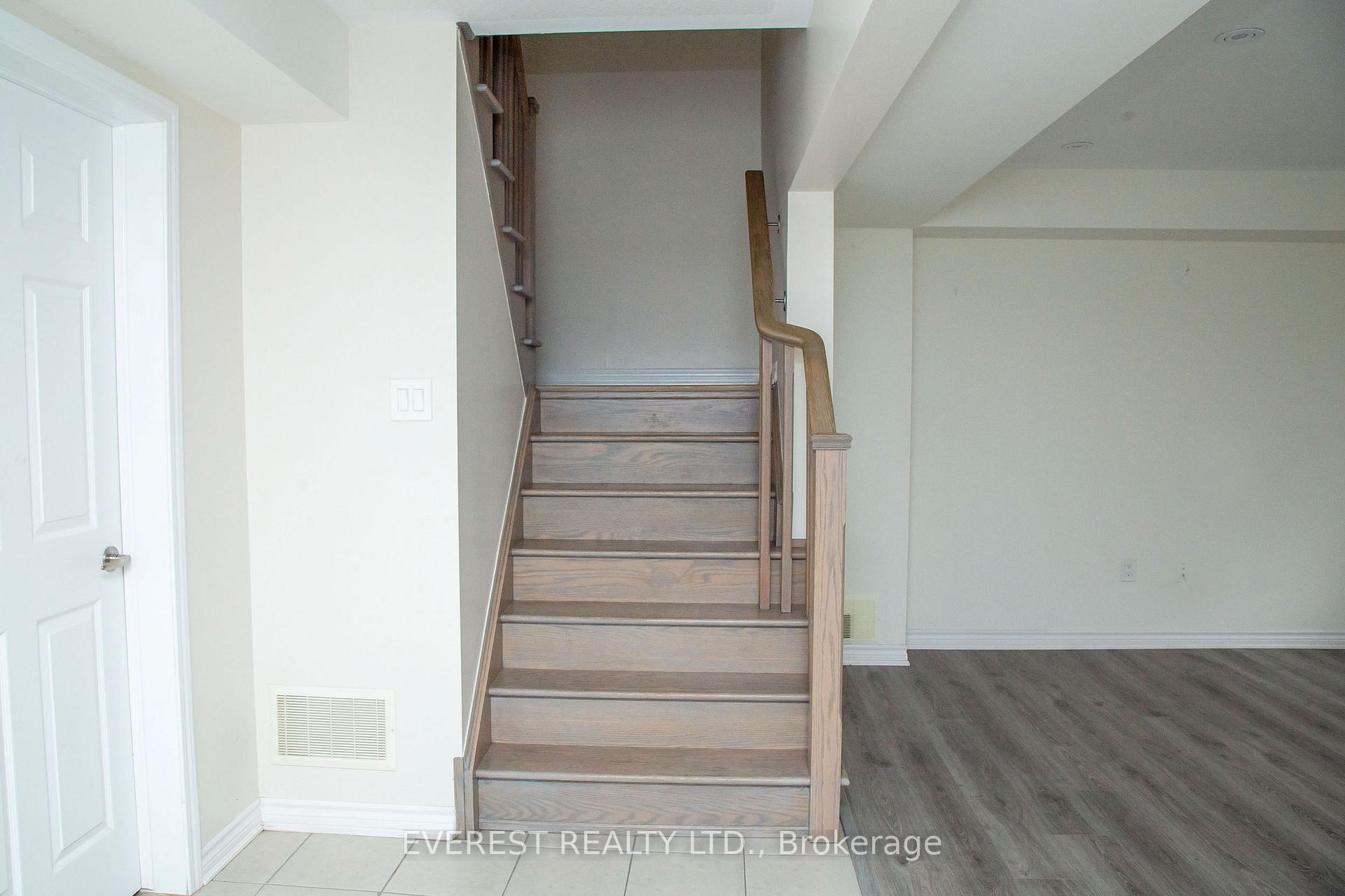 Photo 12 of Unit 70, 22 Spring Creek Drive E, Hamilton, Waterdown — HOMEH