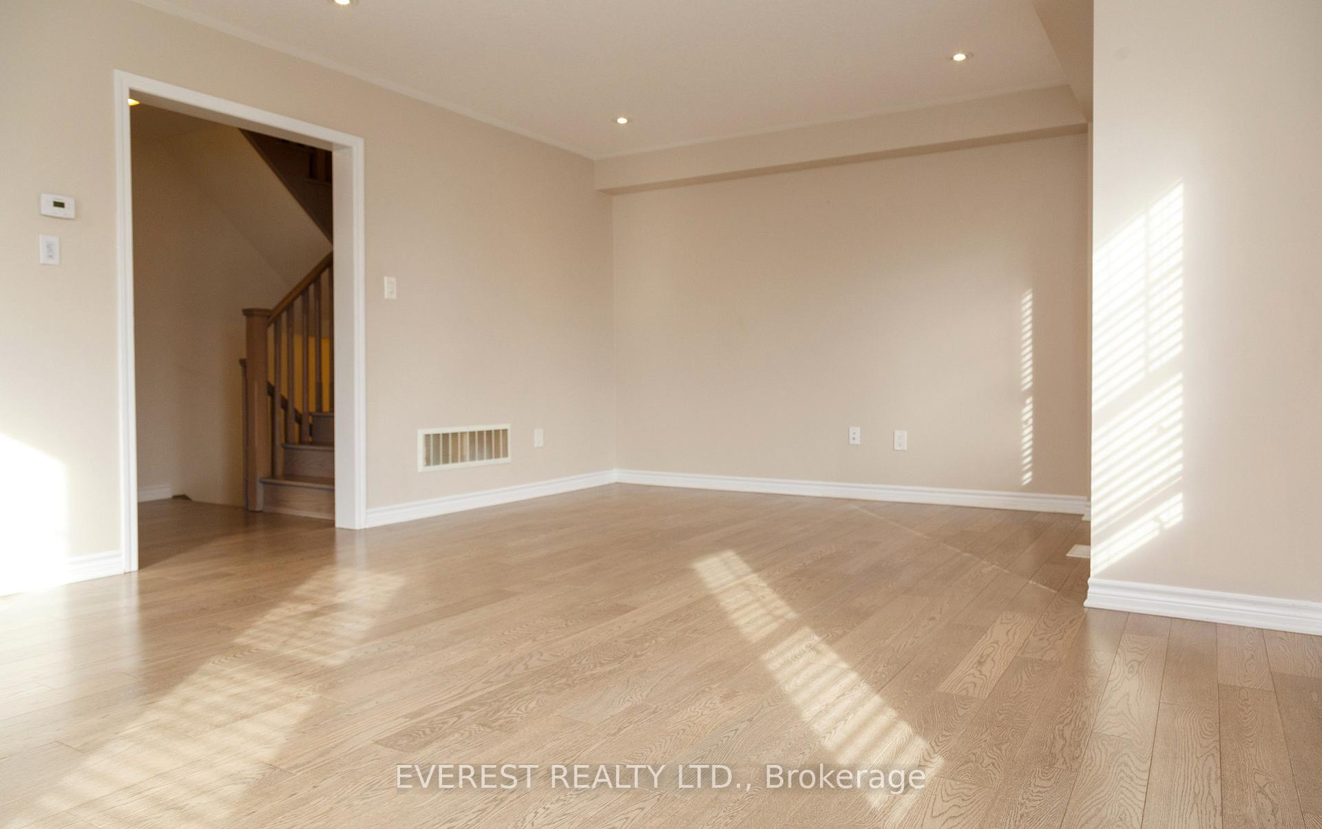 Photo 18 of Unit 70, 22 Spring Creek Drive E, Hamilton, Waterdown — HOMEH