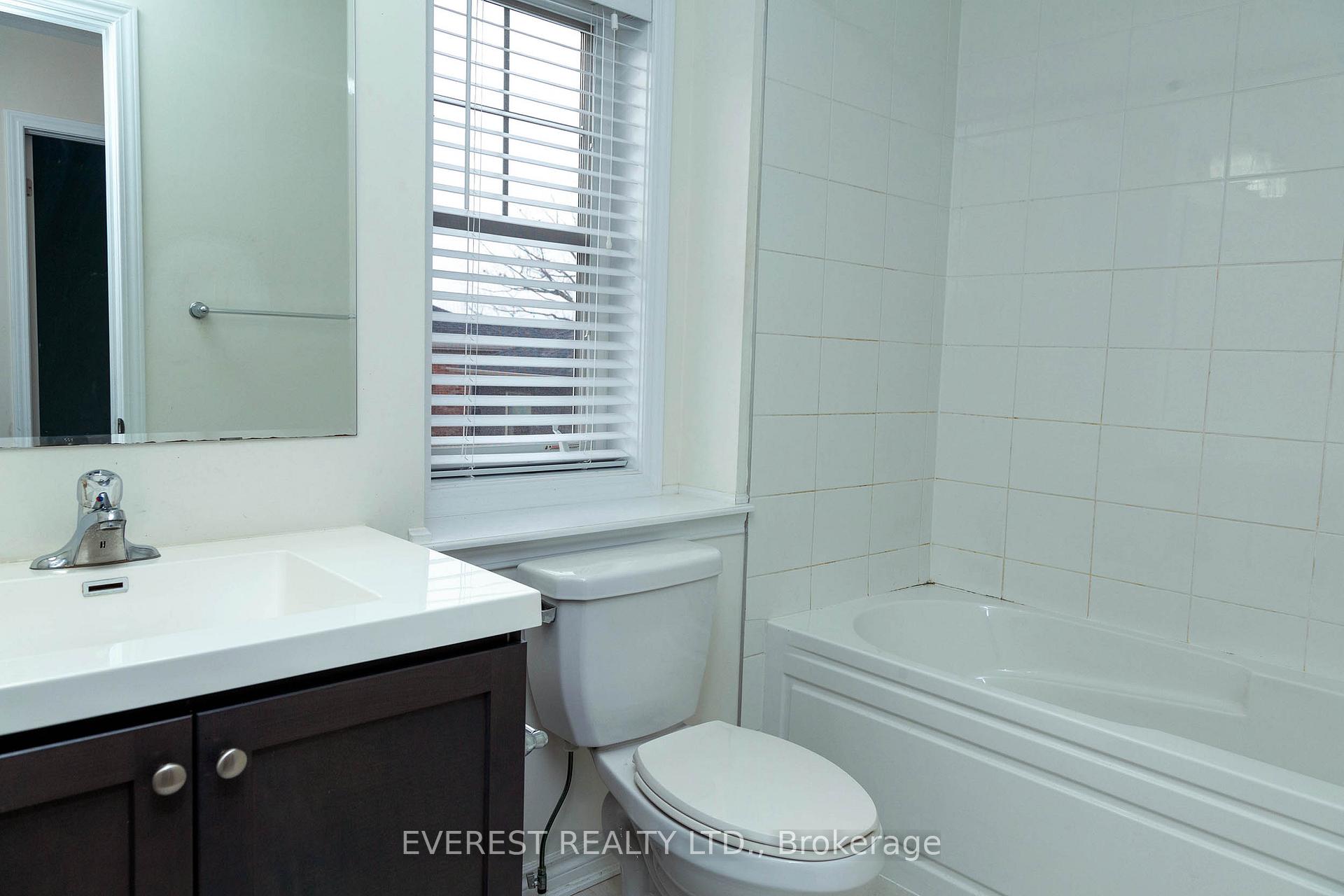 Photo 30 of Unit 70, 22 Spring Creek Drive E, Hamilton, Waterdown — HOMEH