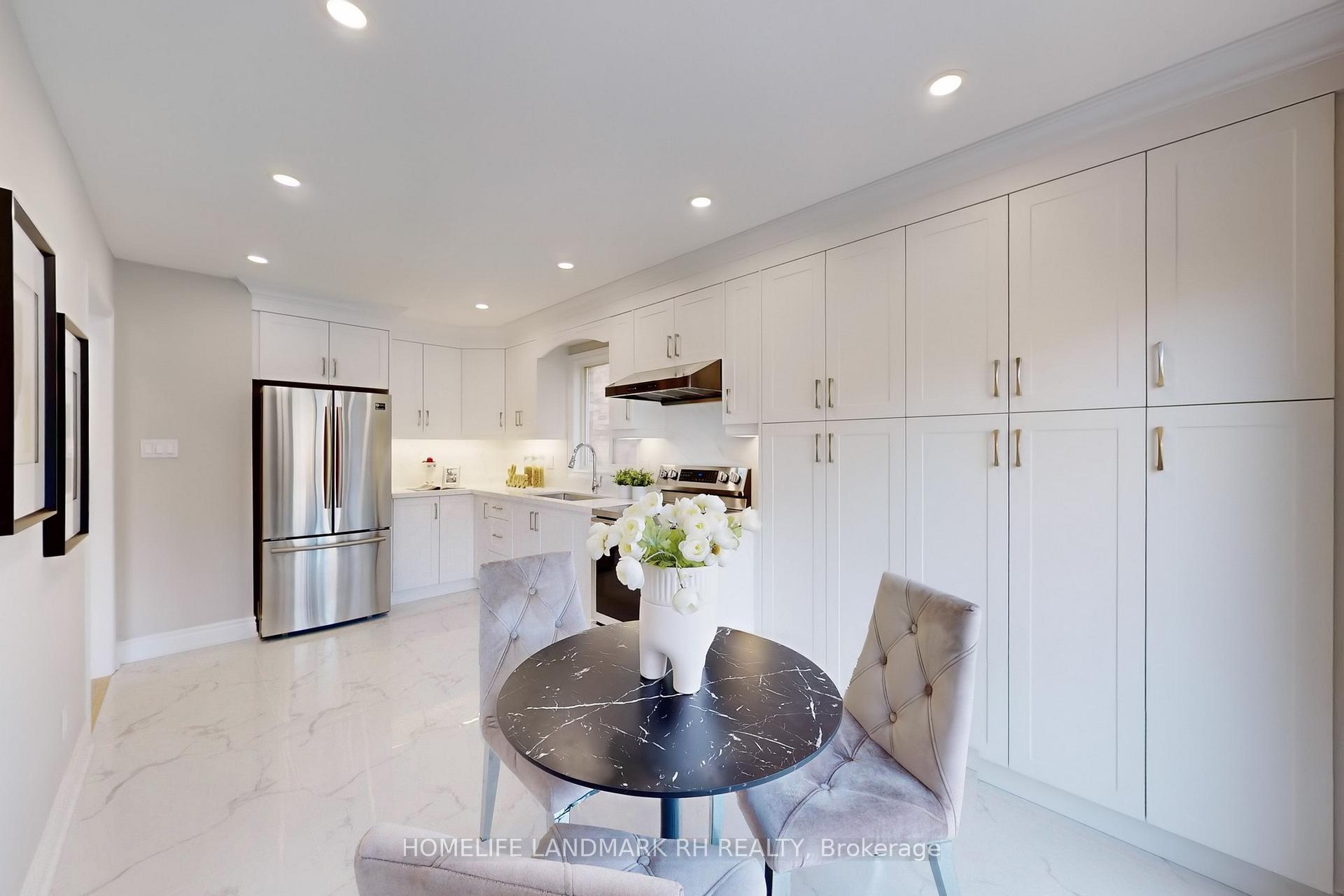 Photo 11 of 48 Rembrandt Drive, Markham, Village Green-South Unionville — HOMEH