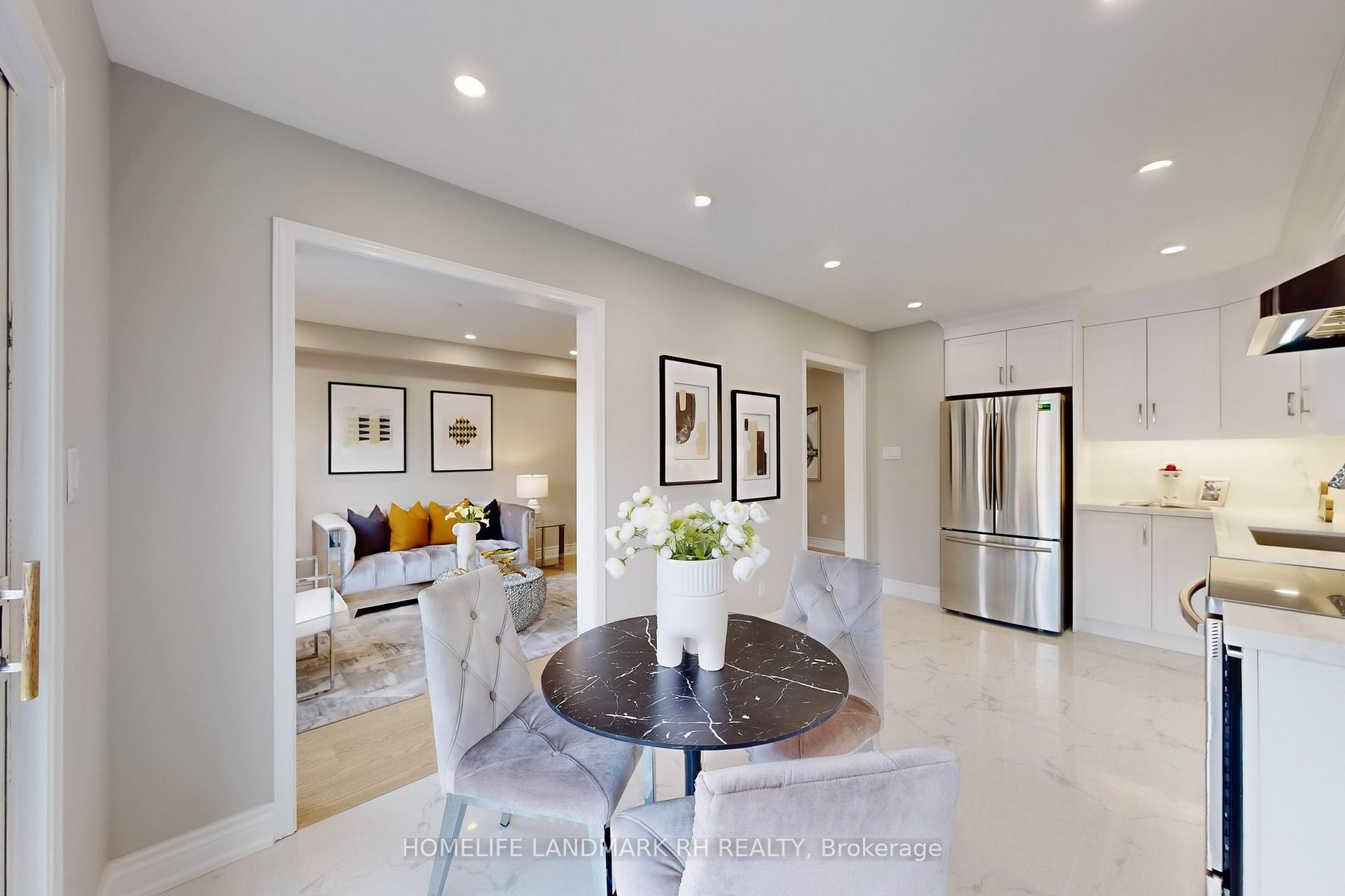 Photo 12 of 48 Rembrandt Drive, Markham, Village Green-South Unionville — HOMEH