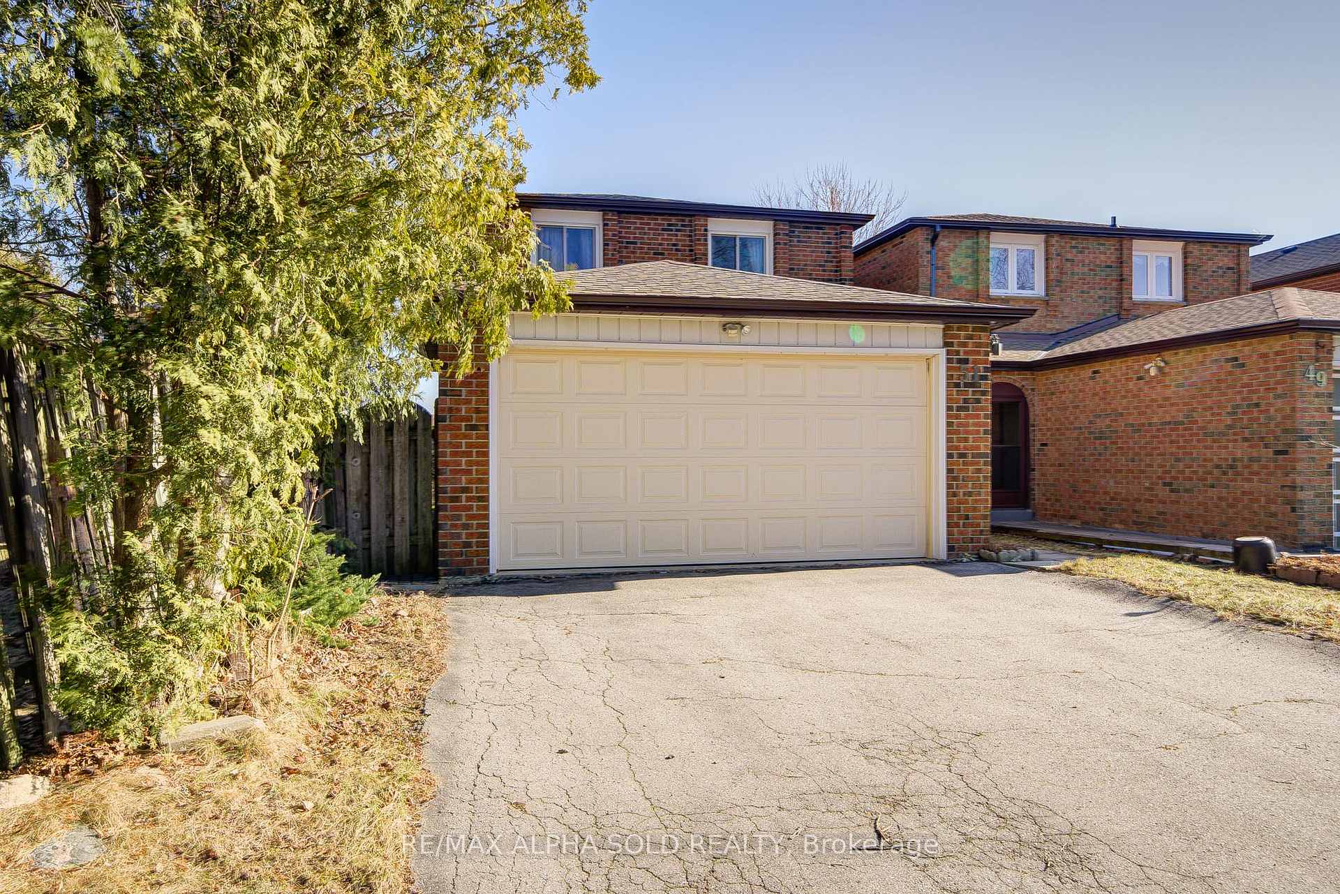 Photo 4 of 51 Debden Road, Markham, Milliken Mills East — HOMEH