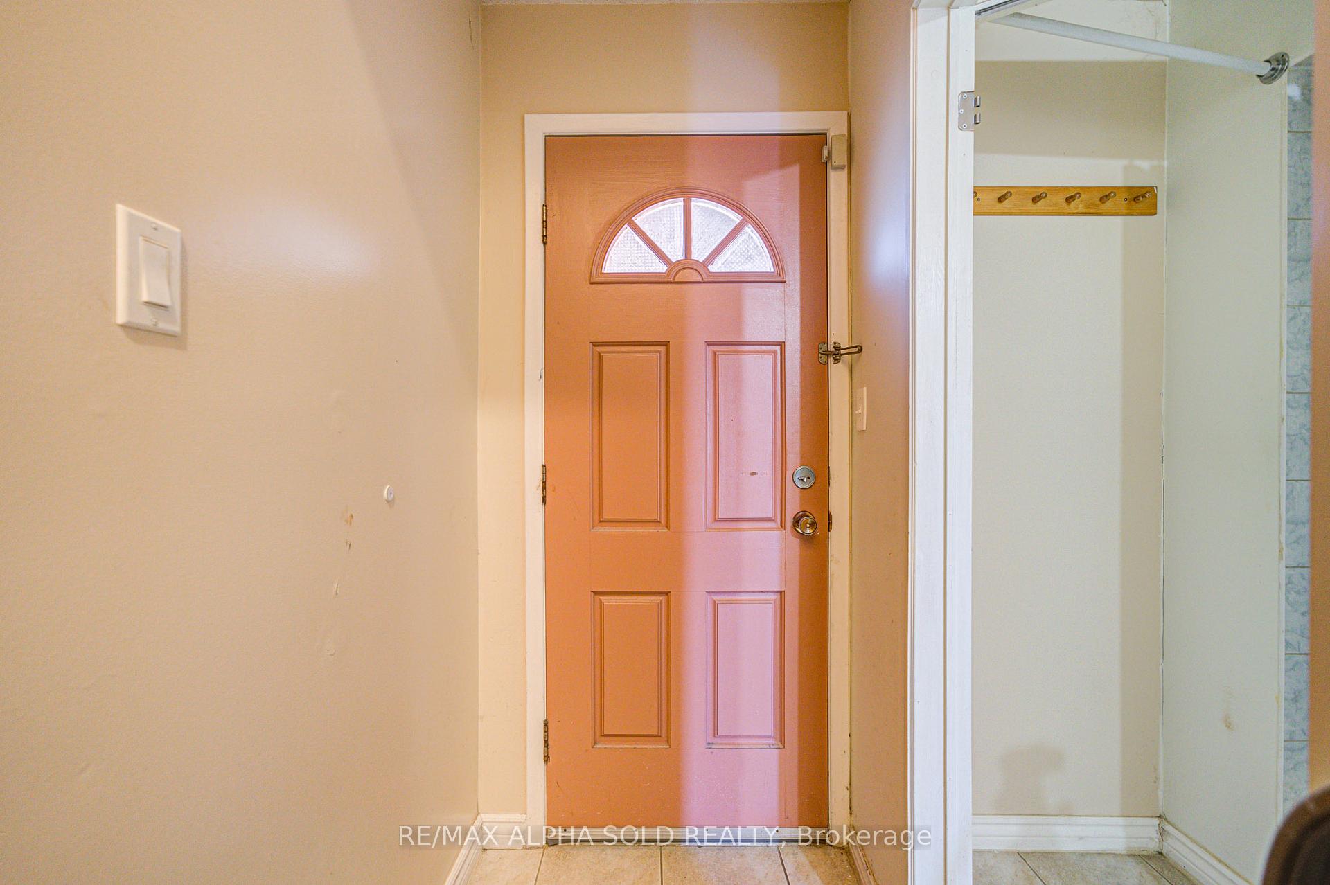 Photo 8 of 51 Debden Road, Markham, Milliken Mills East — HOMEH