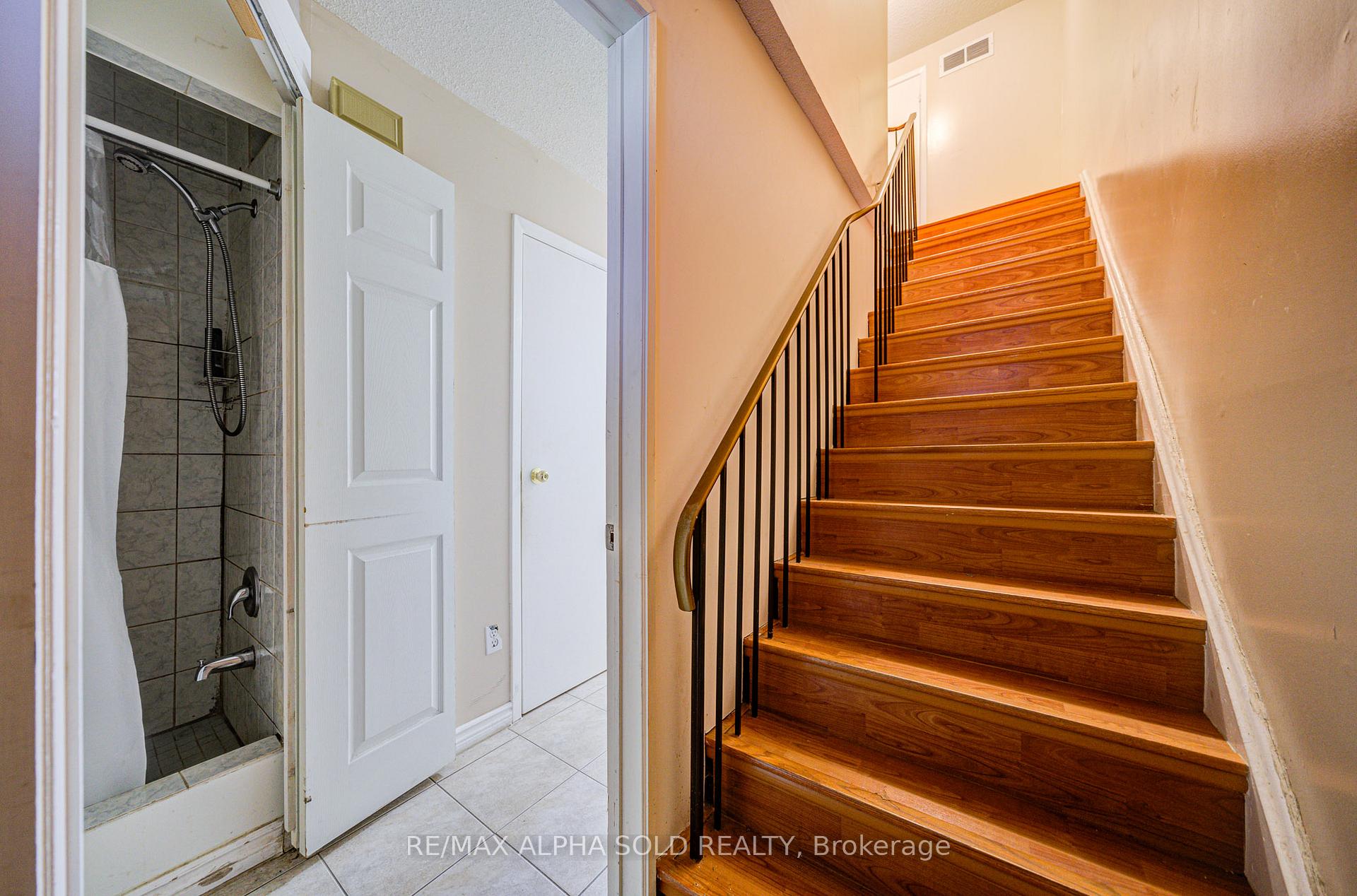 Photo 9 of 51 Debden Road, Markham, Milliken Mills East — HOMEH