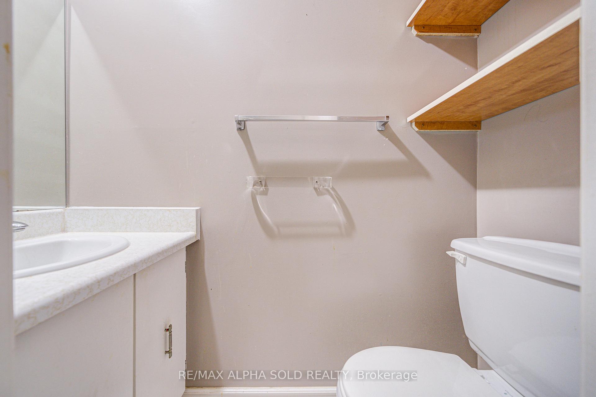 Photo 12 of 51 Debden Road, Markham, Milliken Mills East — HOMEH