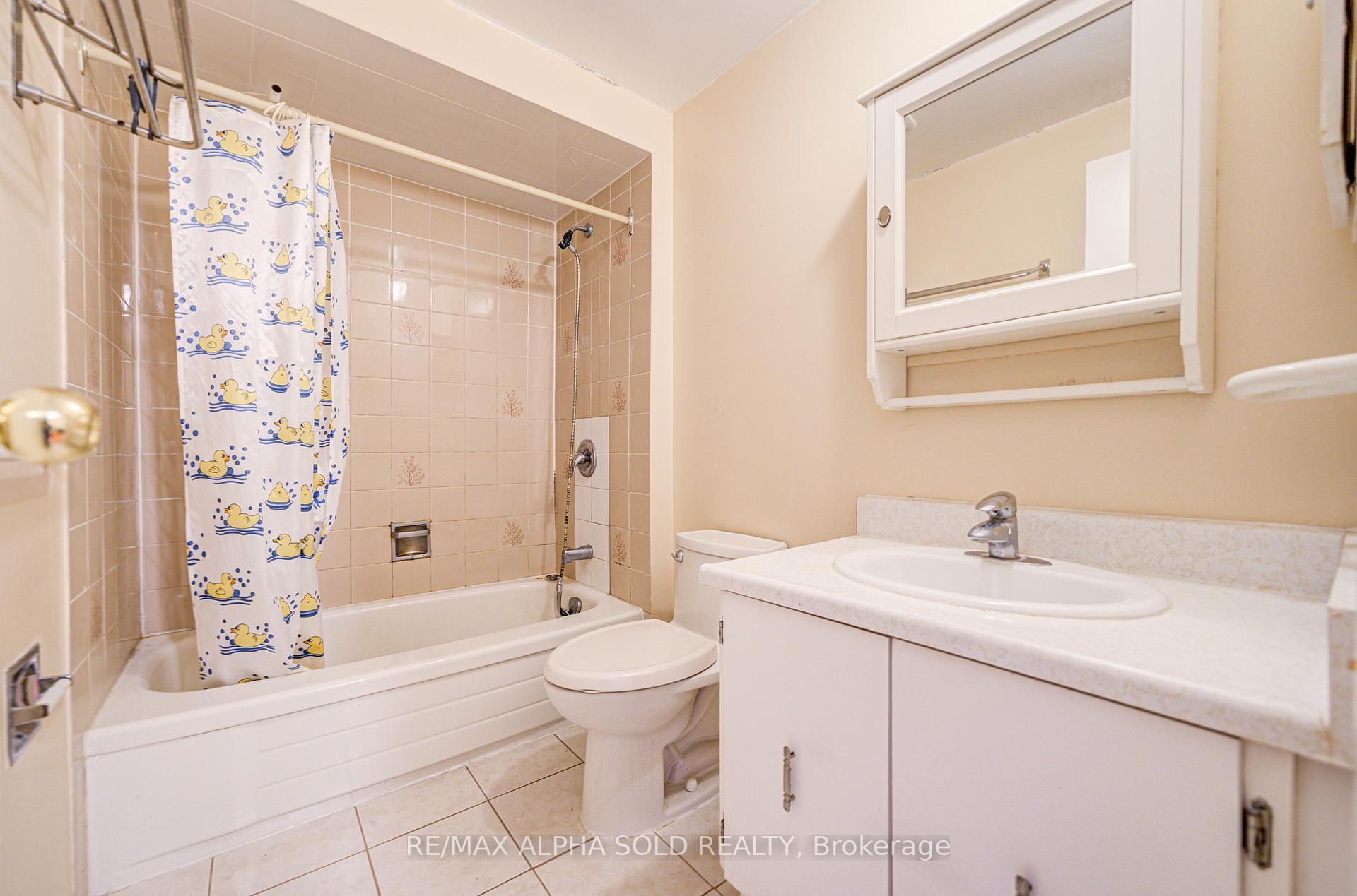 Photo 30 of 51 Debden Road, Markham, Milliken Mills East — HOMEH