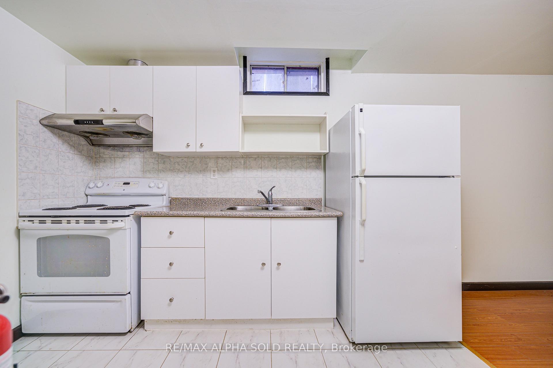 Photo 38 of 51 Debden Road, Markham, Milliken Mills East — HOMEH