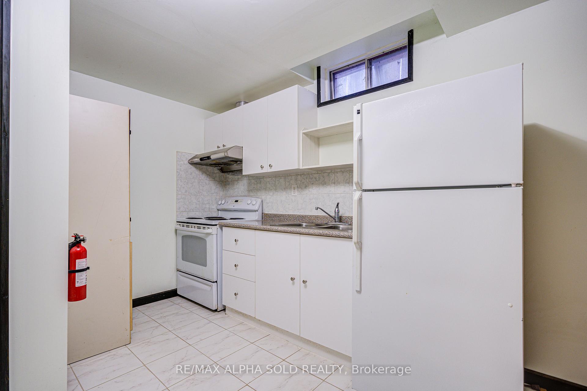 Photo 39 of 51 Debden Road, Markham, Milliken Mills East — HOMEH