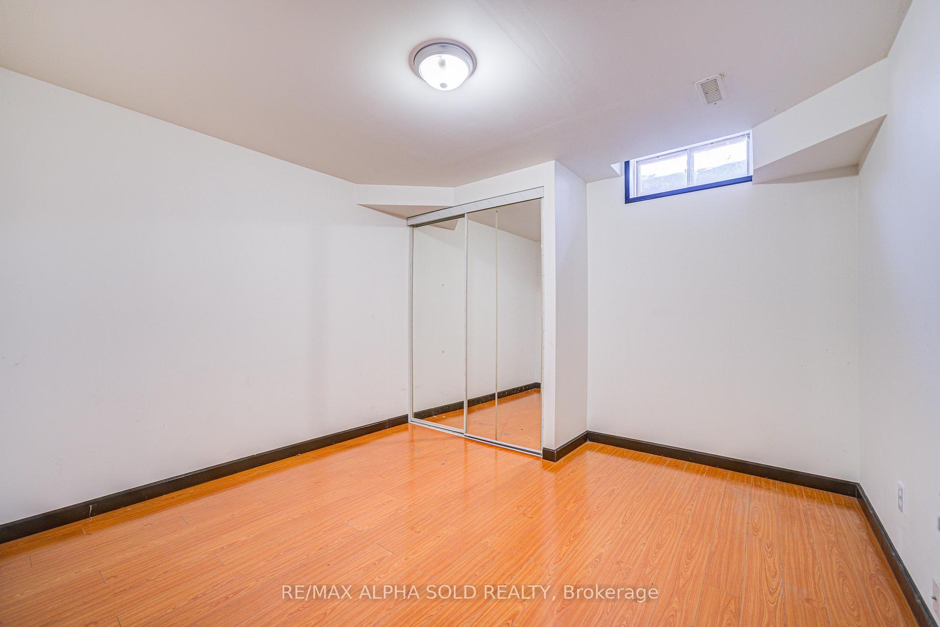 Photo 43 of 51 Debden Road, Markham, Milliken Mills East — HOMEH