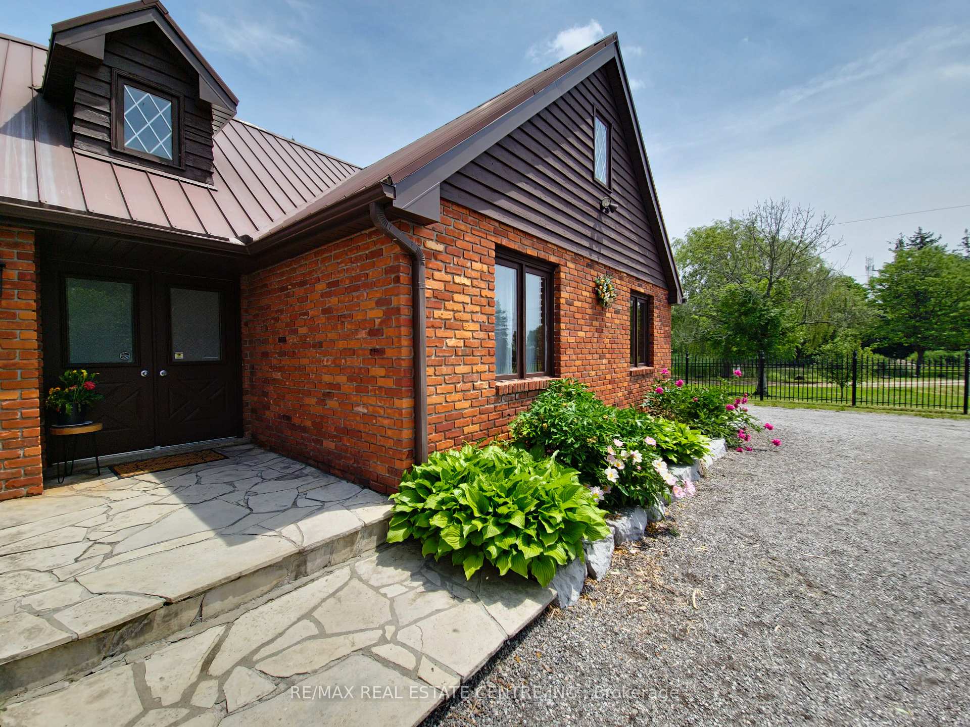 Photo 4 of 11719 Guelph Line, Milton, Rural Milton West — HOMEH