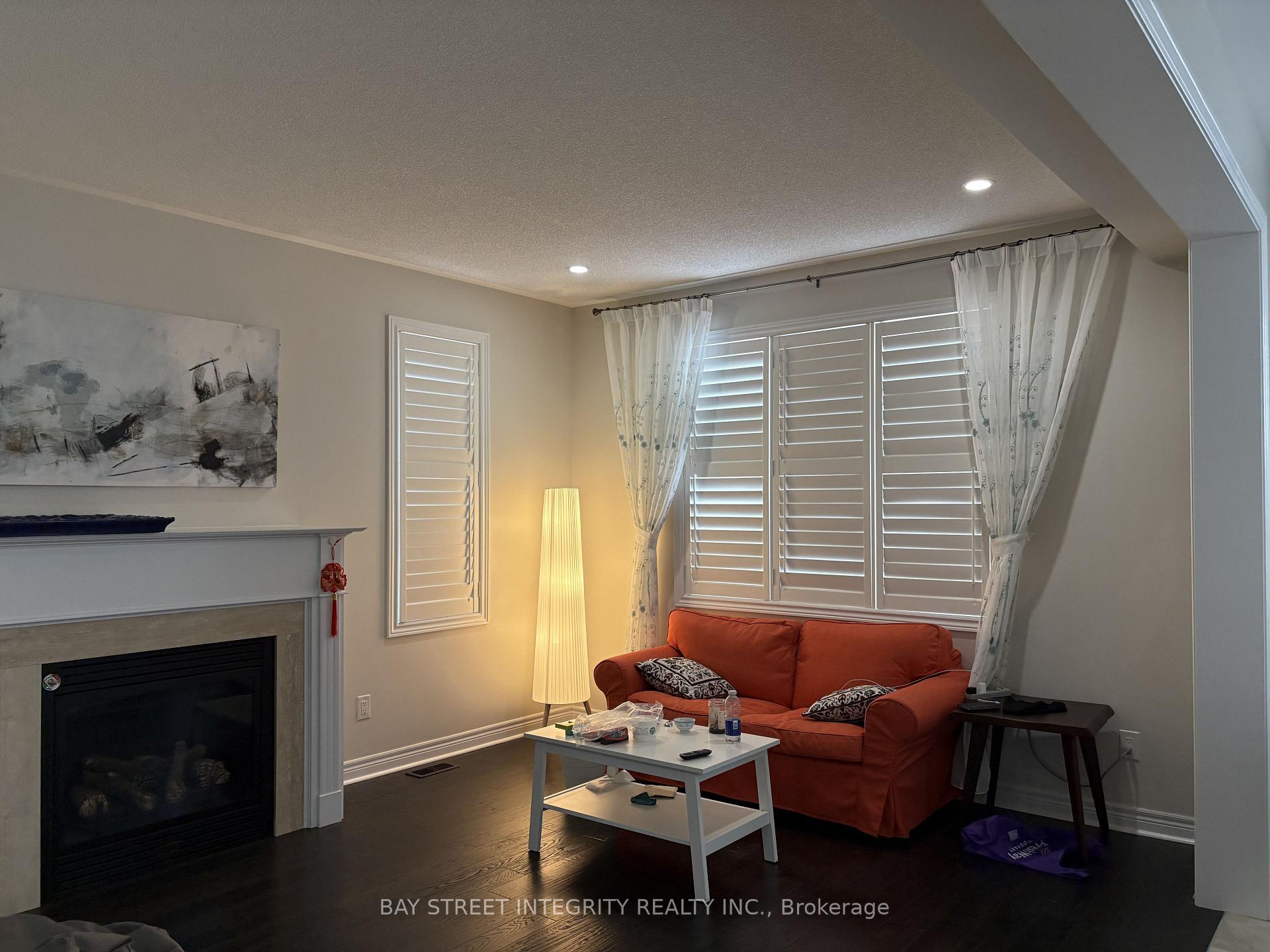 Photo 2 of Unit 3rd Brm, 12 Corduroy Road, Markham, Victoria Manor-Jennings Gate — HOMEH