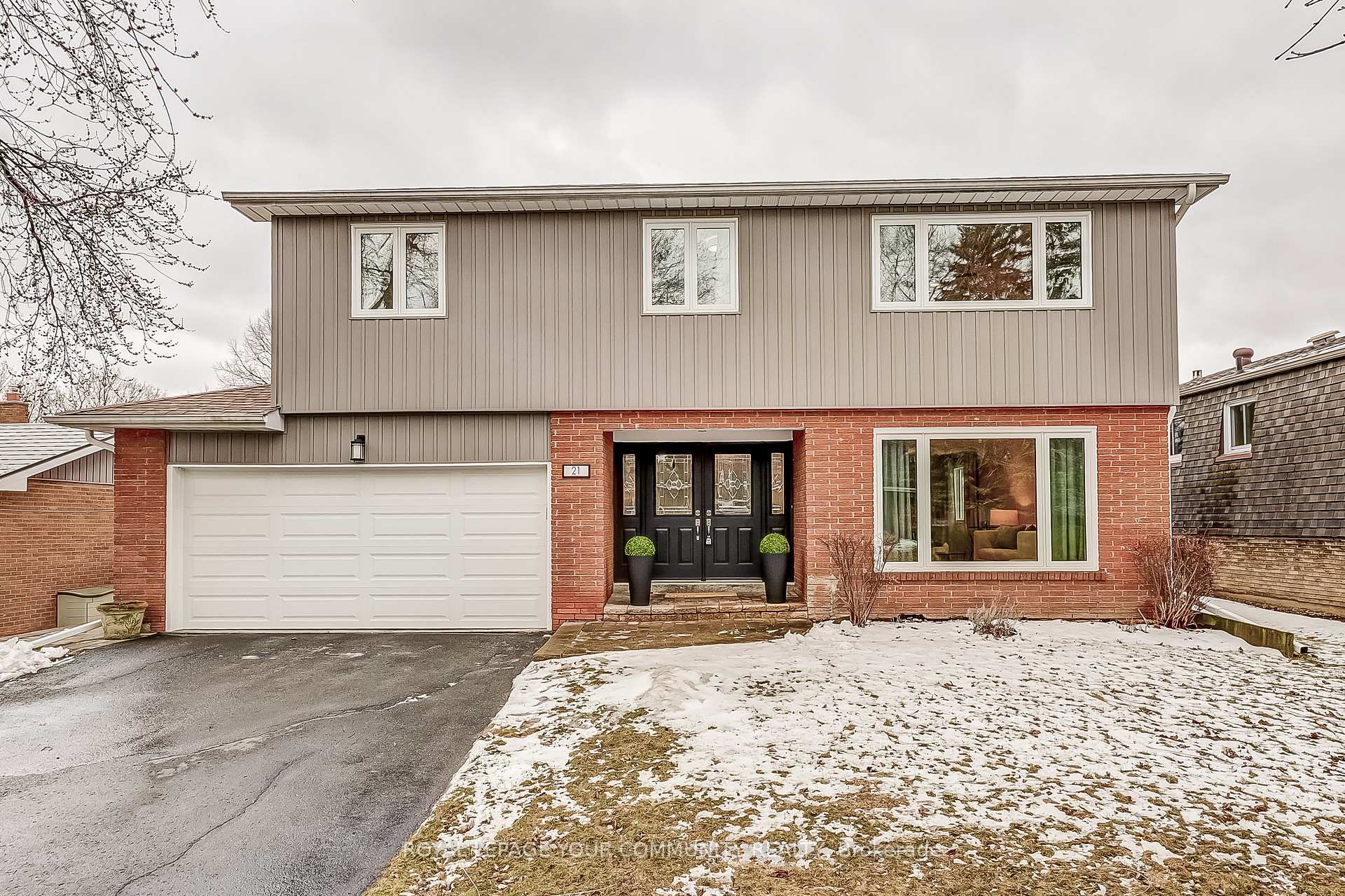Photo 1 of 21 Oak Lea Circle, Markham, Markham Village — HOMEH