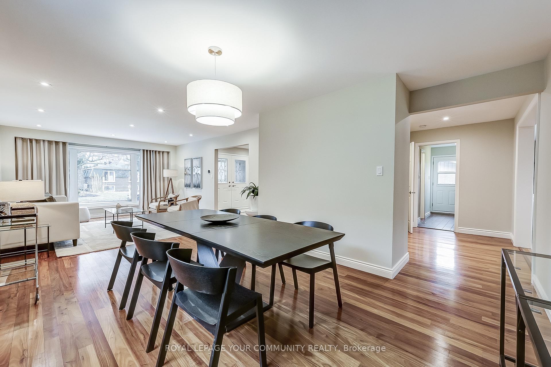 Photo 7 of 21 Oak Lea Circle, Markham, Markham Village — HOMEH