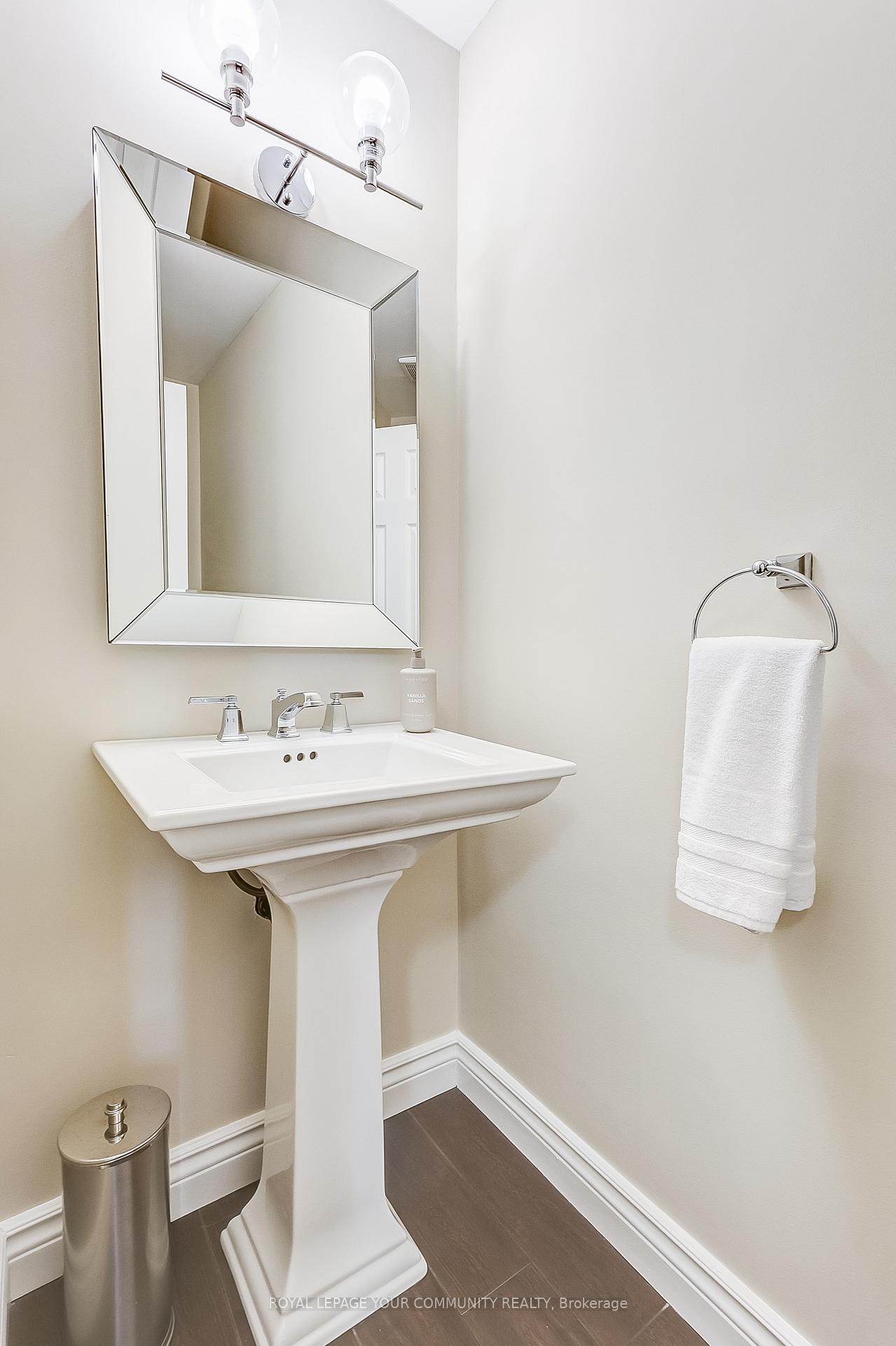 Photo 9 of 21 Oak Lea Circle, Markham, Markham Village — HOMEH