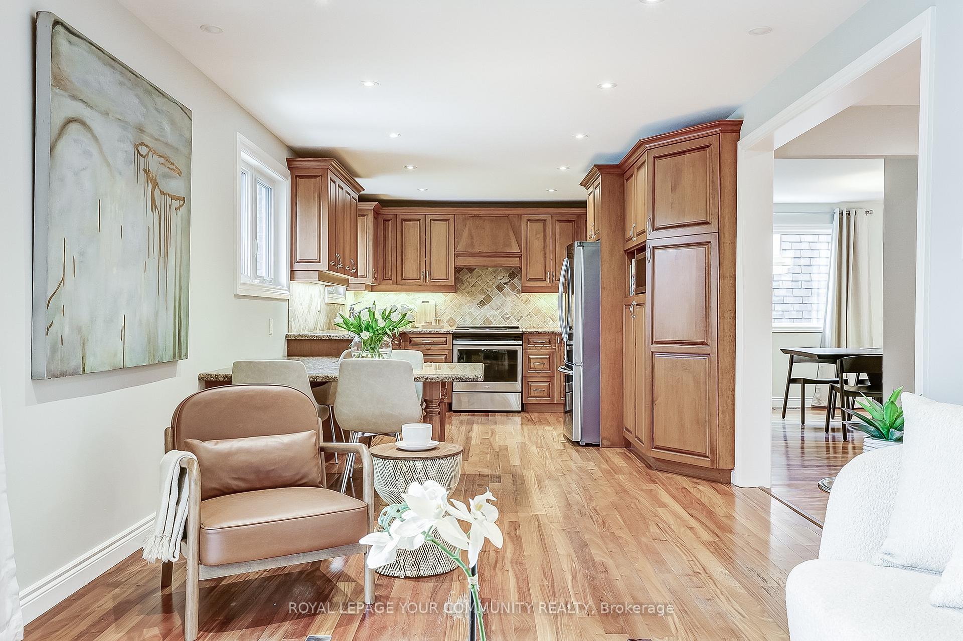 Photo 17 of 21 Oak Lea Circle, Markham, Markham Village — HOMEH