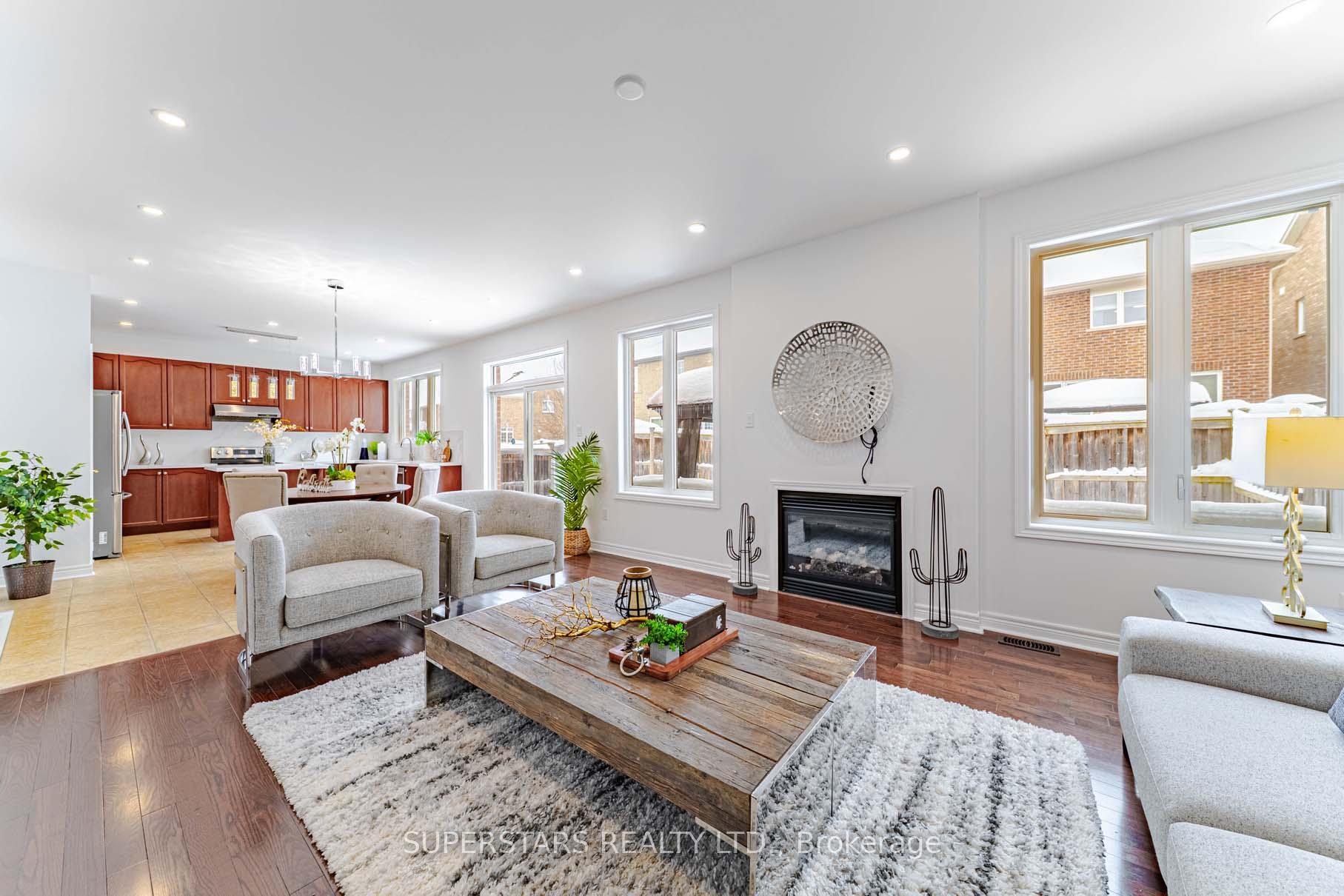 Photo 8 of 43 Stoney Creek Drive, Markham, Greensborough — HOMEH
