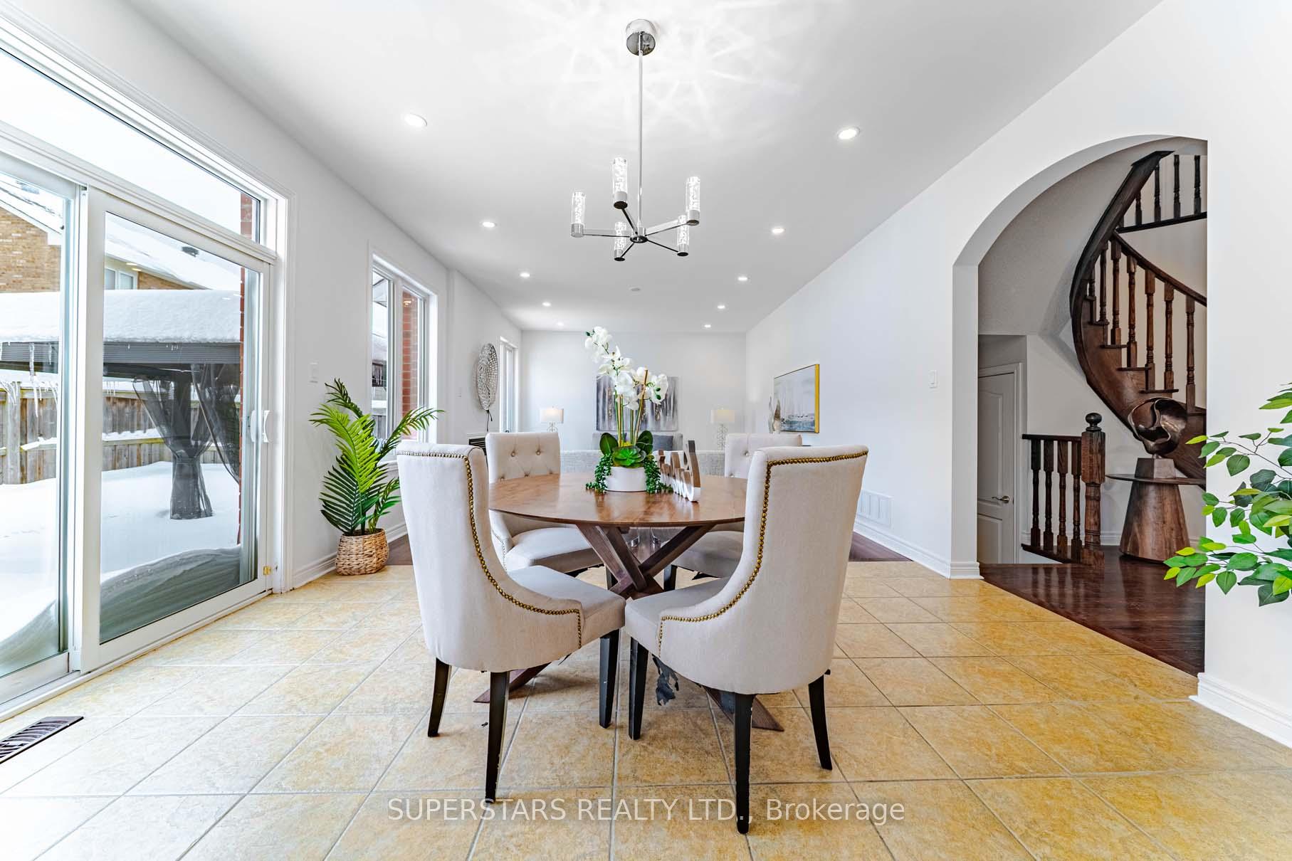 Photo 10 of 43 Stoney Creek Drive, Markham, Greensborough — HOMEH