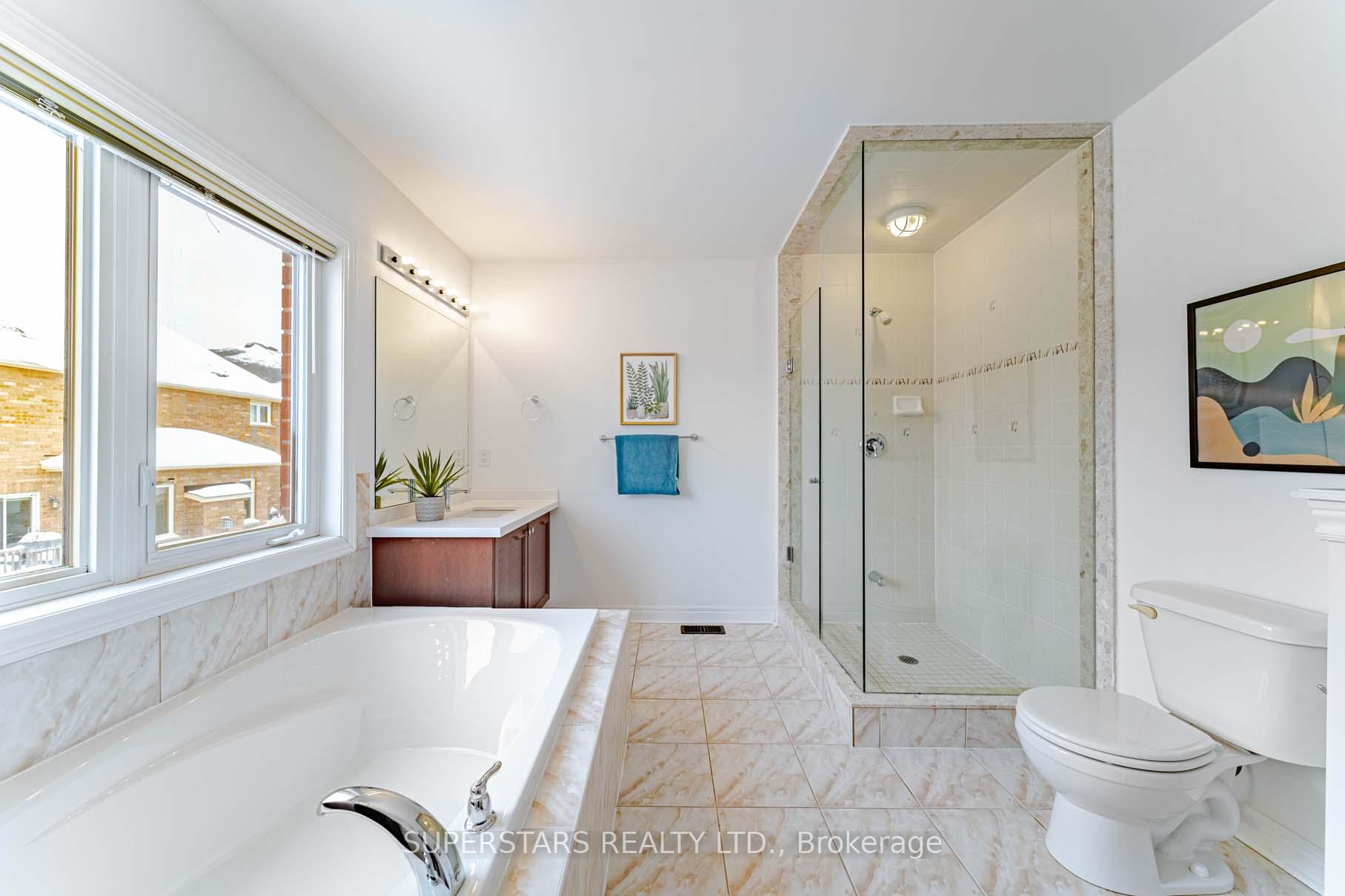 Photo 23 of 43 Stoney Creek Drive, Markham, Greensborough — HOMEH