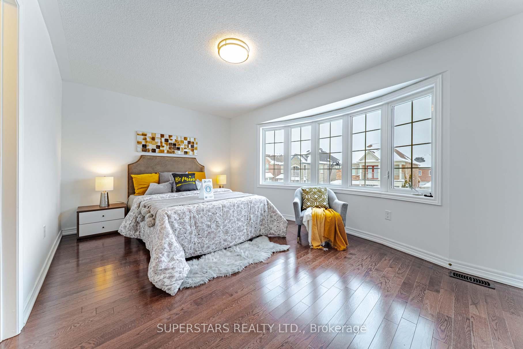 Photo 28 of 43 Stoney Creek Drive, Markham, Greensborough — HOMEH