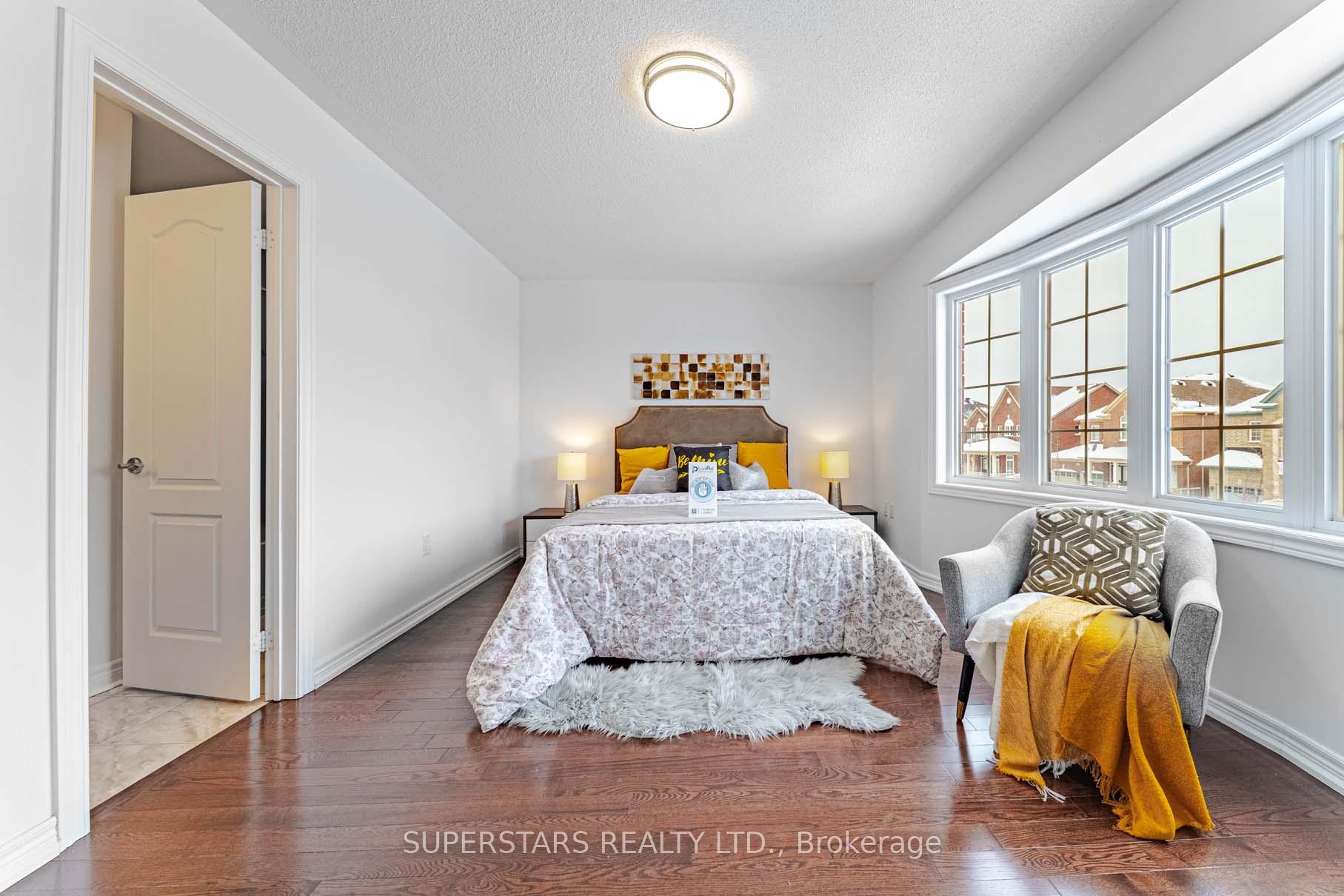 Photo 29 of 43 Stoney Creek Drive, Markham, Greensborough — HOMEH